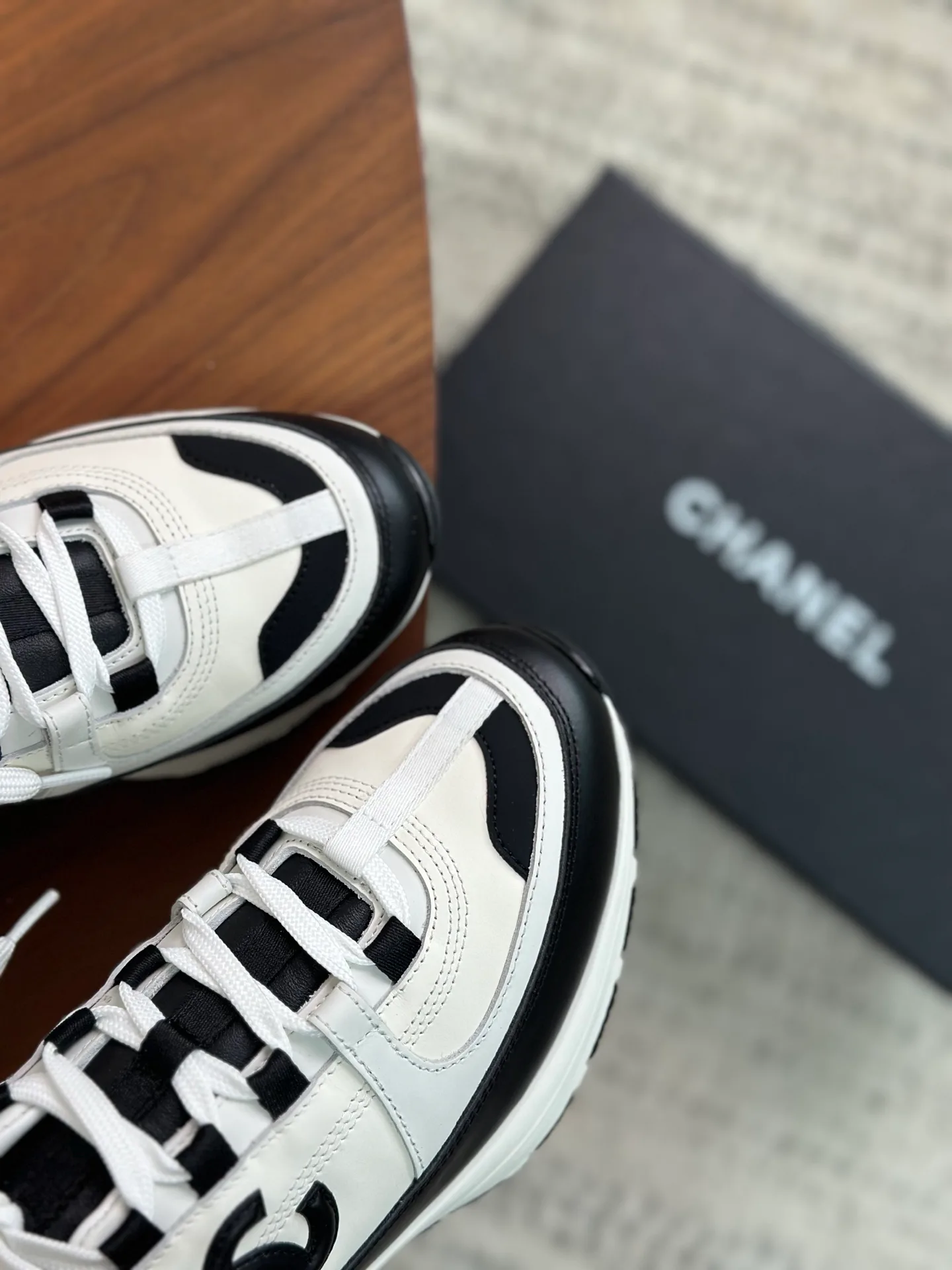 Women's Sneakers CHANEL 18329928