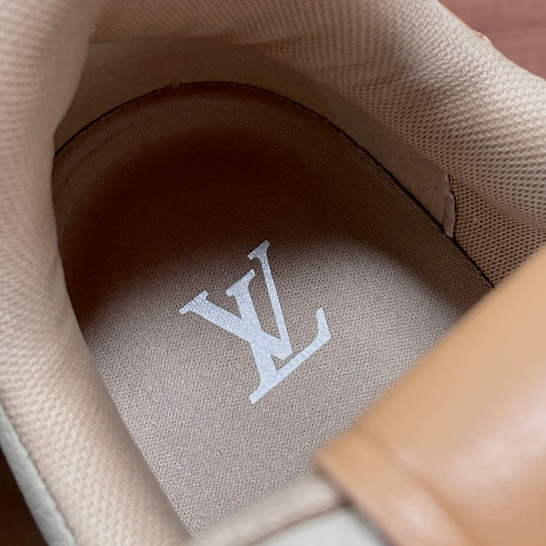 Кроссовки Мужские Louis Vuitton 18597361