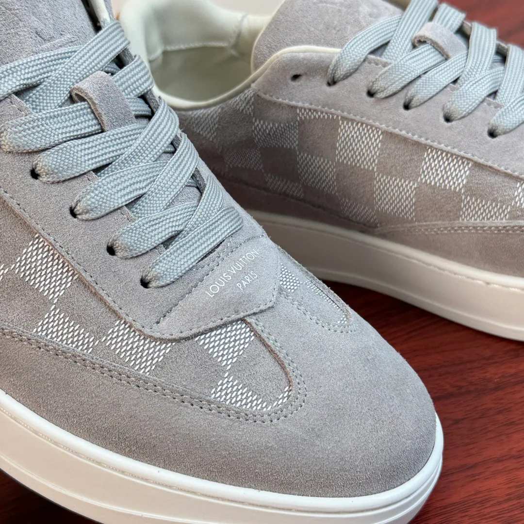 Men's Sneakers LOUIS VUITTON 18243542