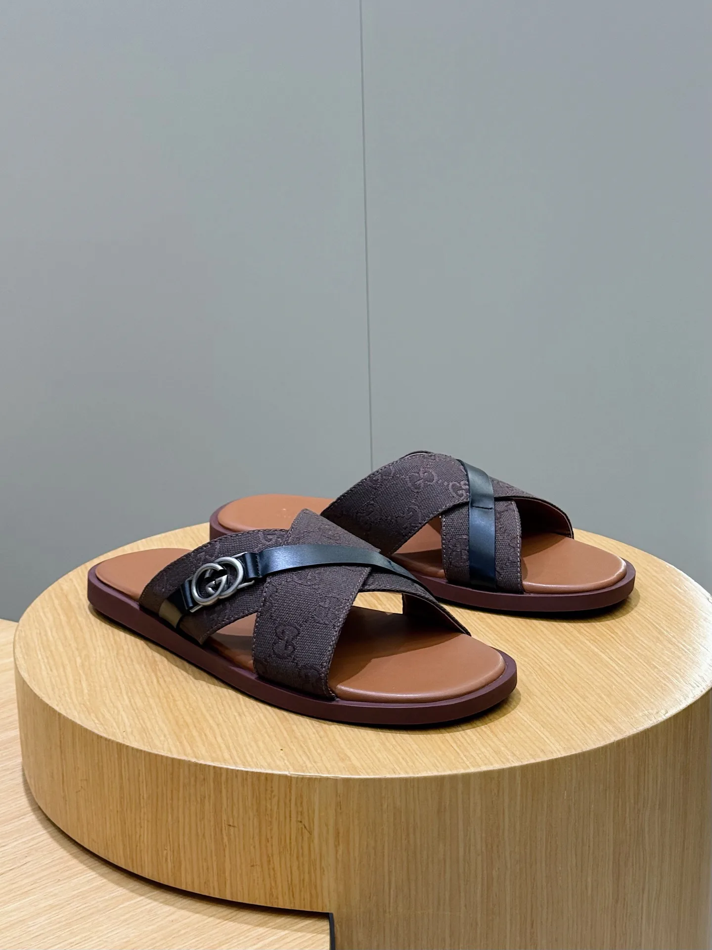 Men's Sandals GUCCI 18103506