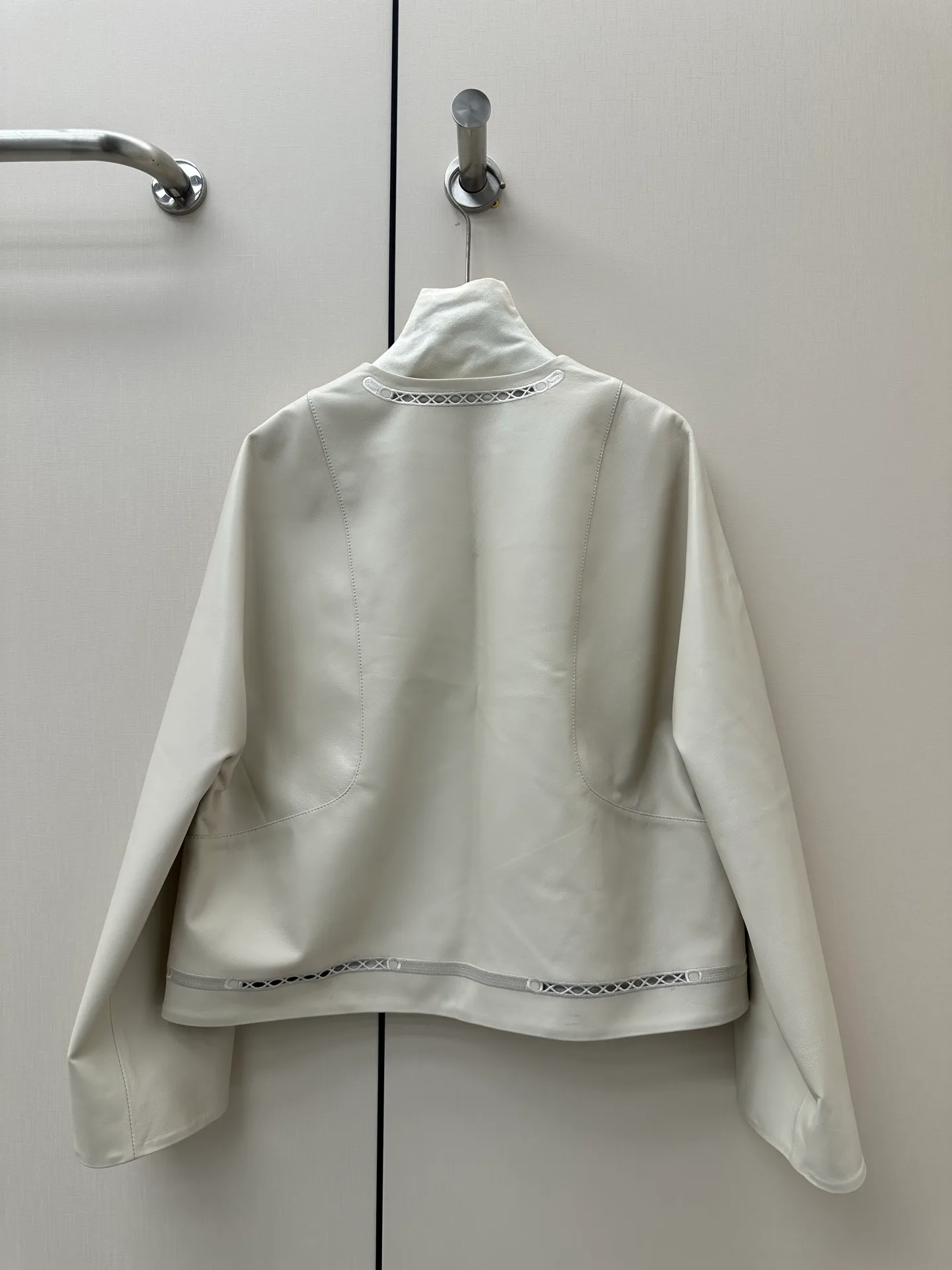 Women's Leather Jackets And Sheepskin Coats HERMES 18441898