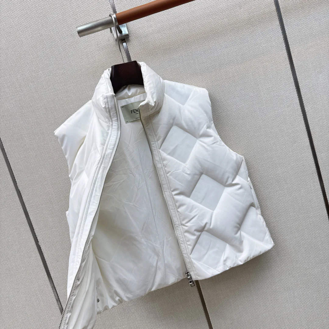 Women's Vests FENDI 18094507