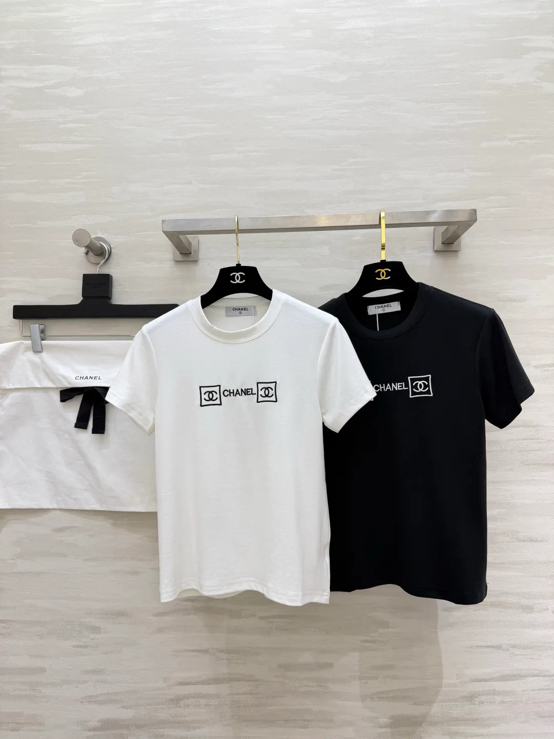 Women's T-Shirts CHANEL 17451547