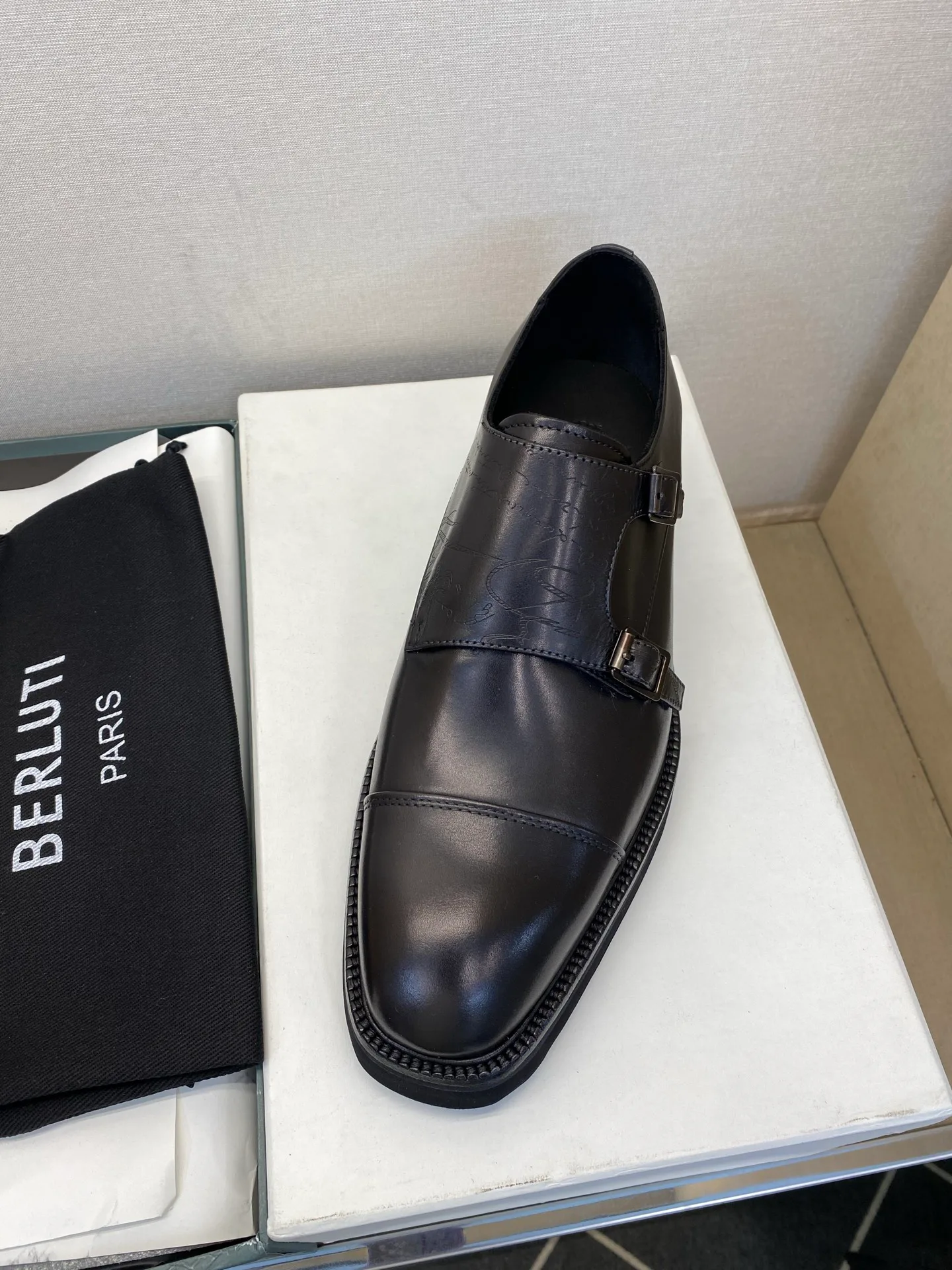 Men's Loafers And Dress Shoes BERLUTI 17971836