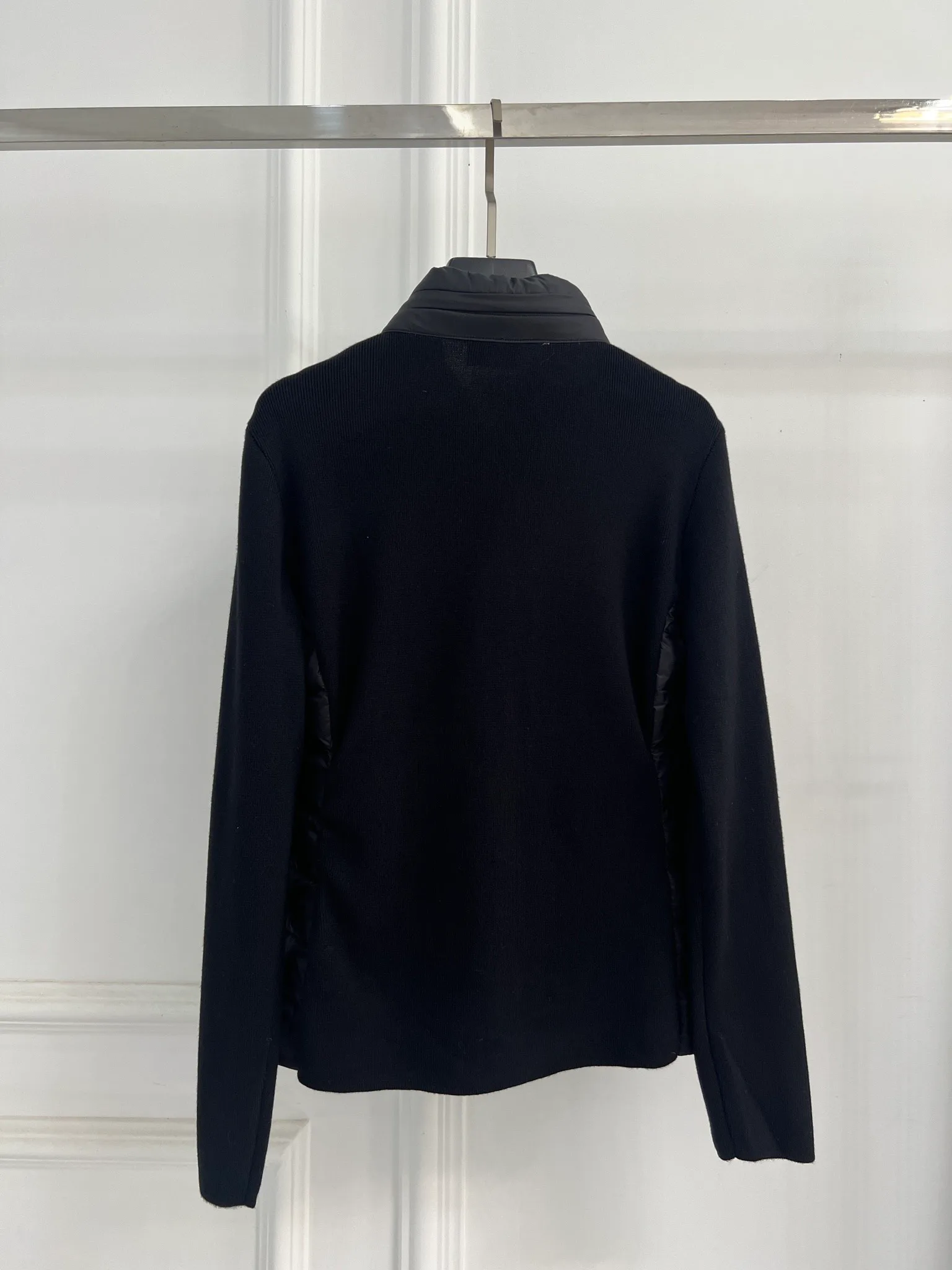 Women's Jackets And Down Jackets MONCLER 18416269