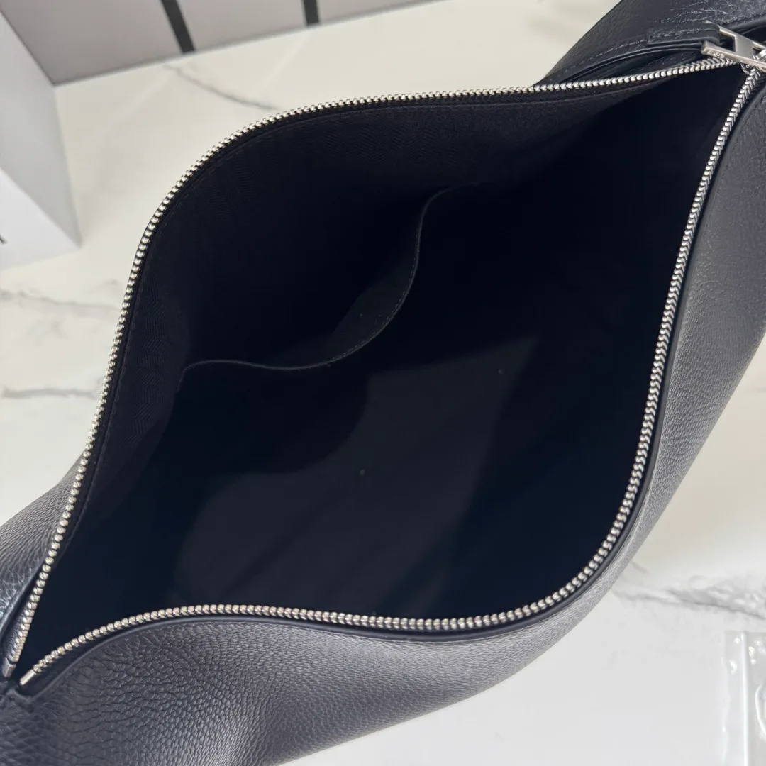 Women's Classic Handbags LOEWE 17502843