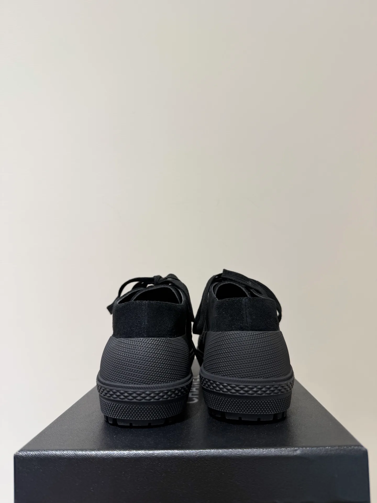 Women's Sneakers CHANEL 17956128