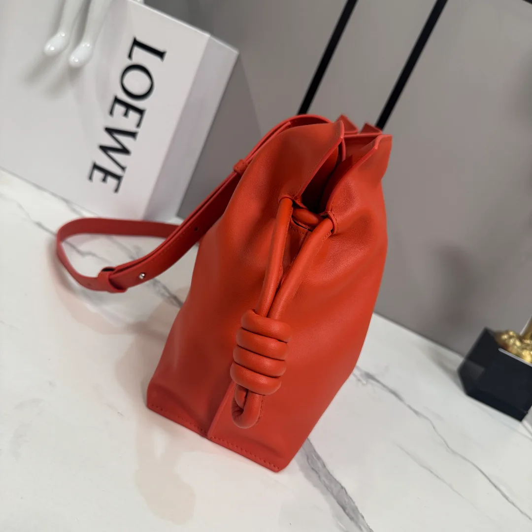 Women's Classic Handbags LOEWE 17502836