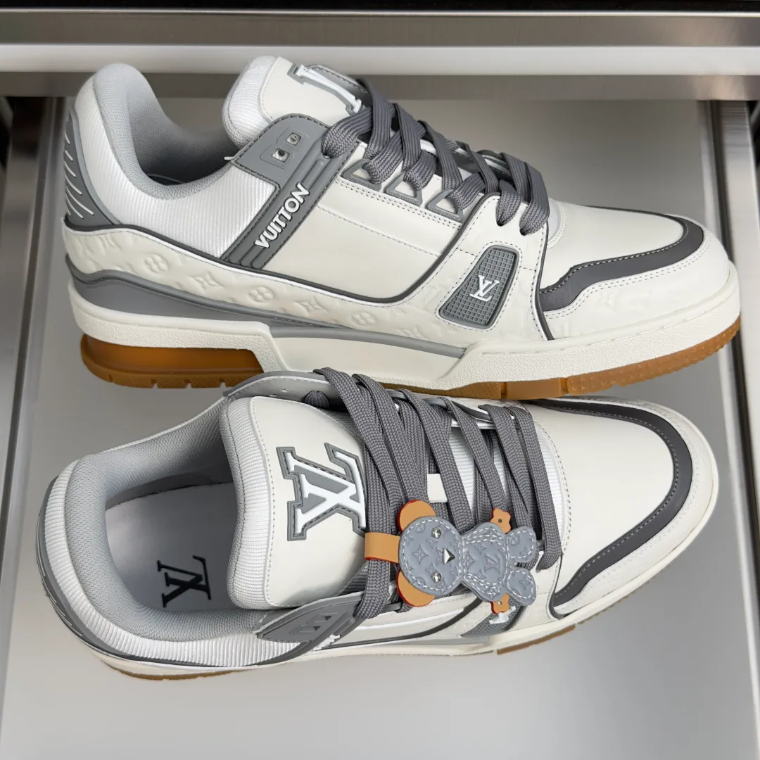 Women's Sneakers LOUIS VUITTON 17772029