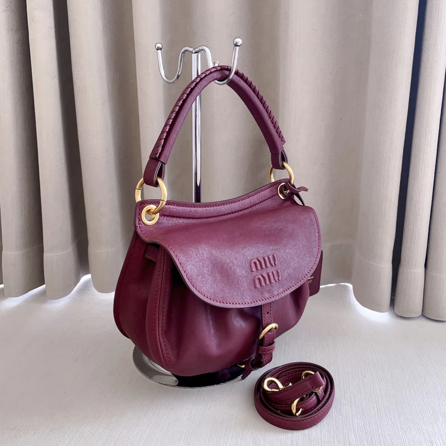 Классические Сумки Женские Miu Miu 18602470