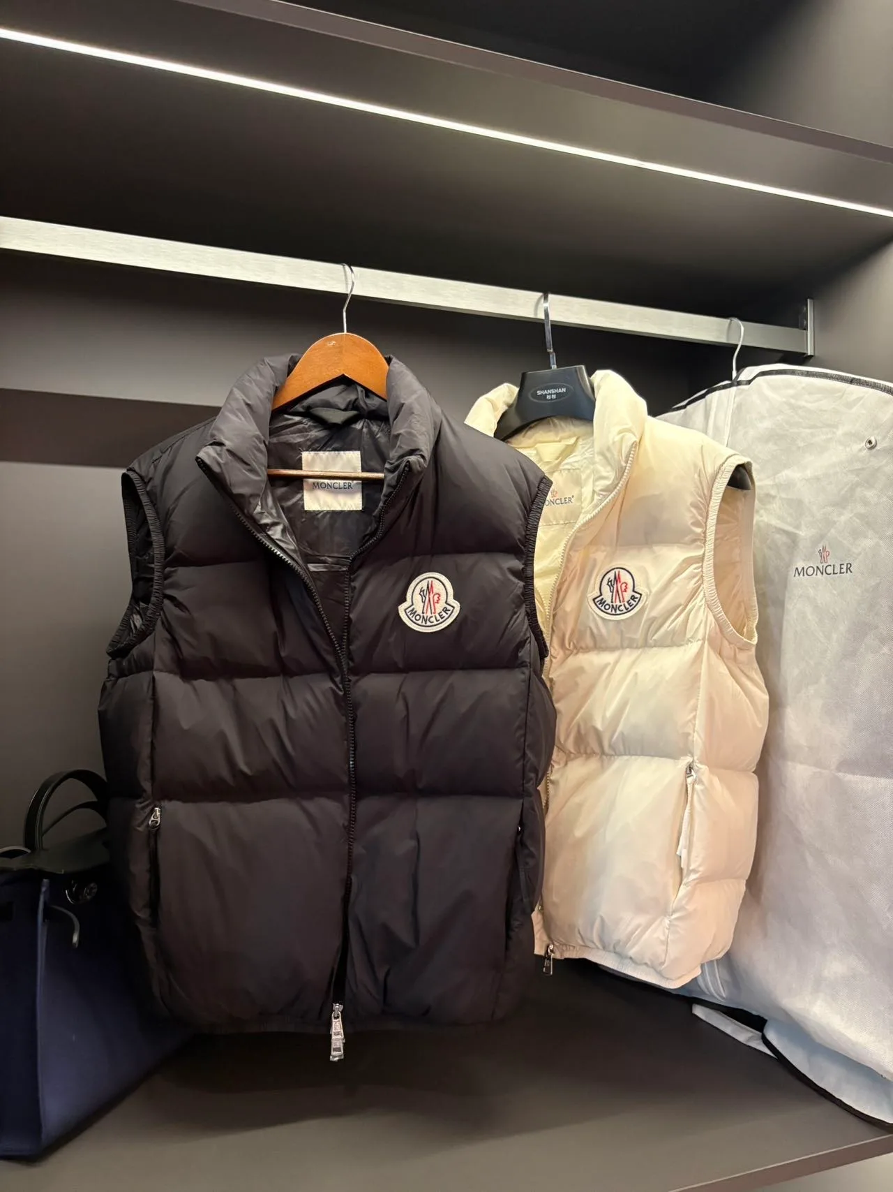 Women's Vests MONCLER 17942216
