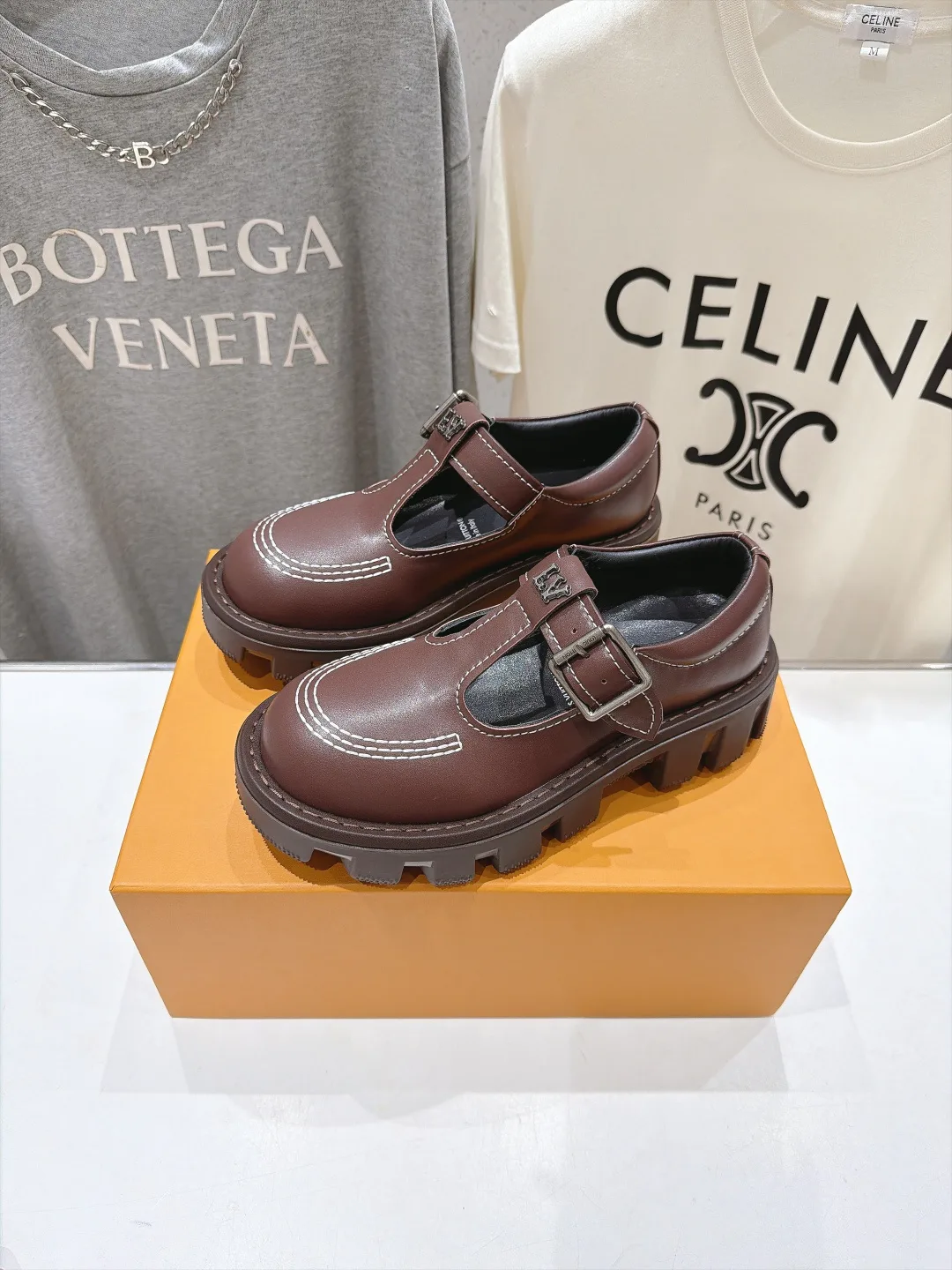 Лоферы И Мокасины Женские Louis Vuitton 18650044