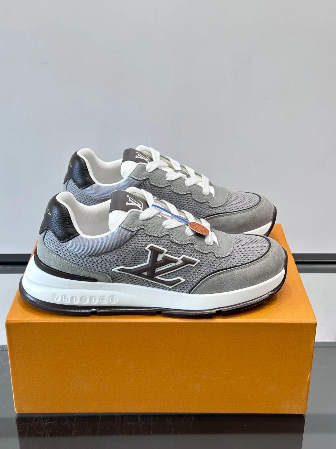 Men's Sneakers LOUIS VUITTON 17897385