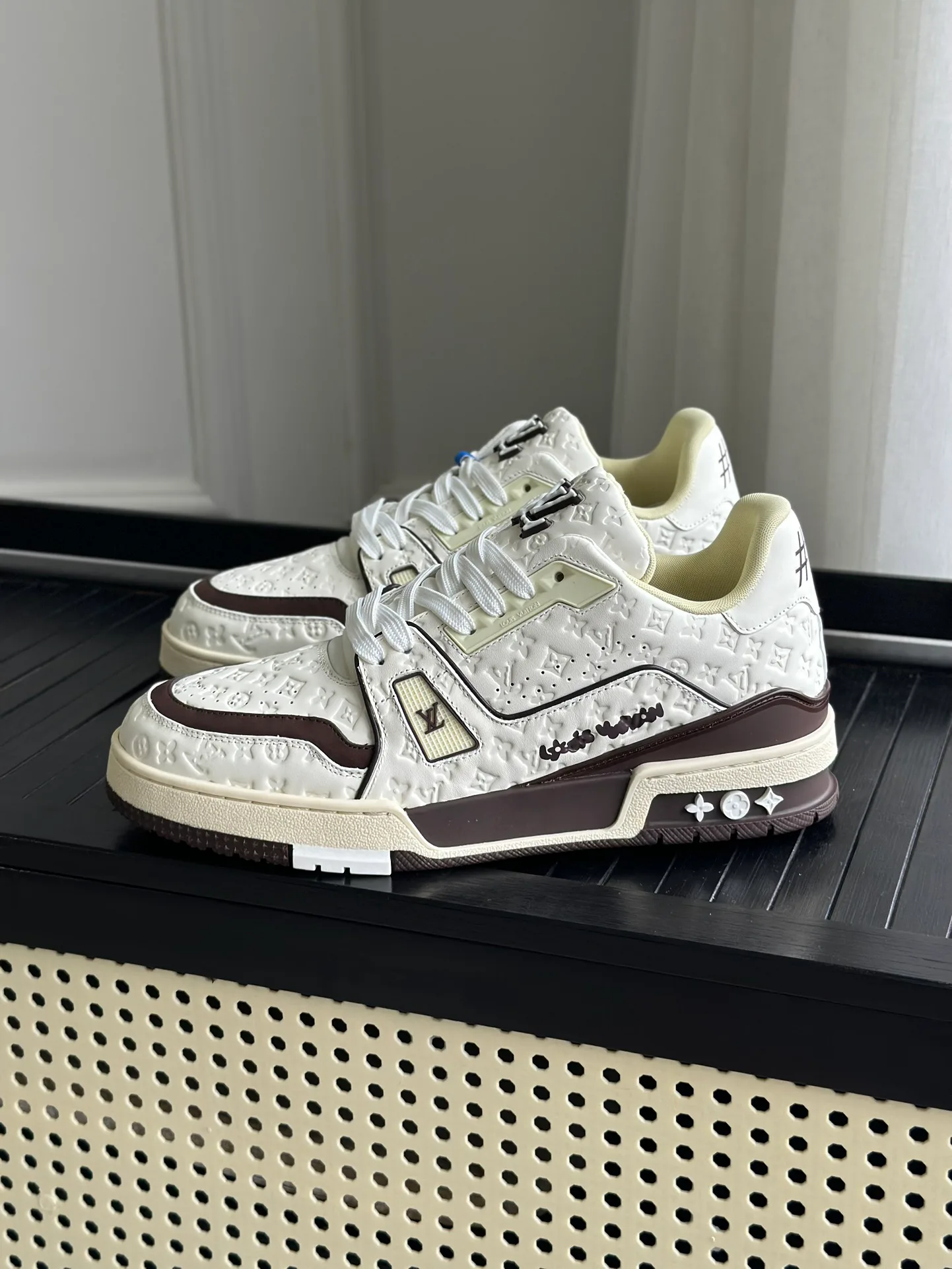 Women's Sneakers LOUIS VUITTON 18014116