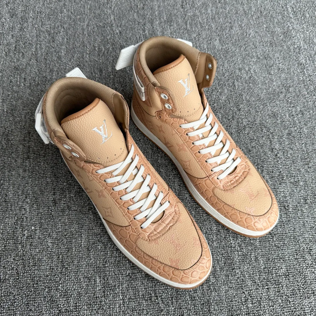 Men's Sneakers LOUIS VUITTON 18445300
