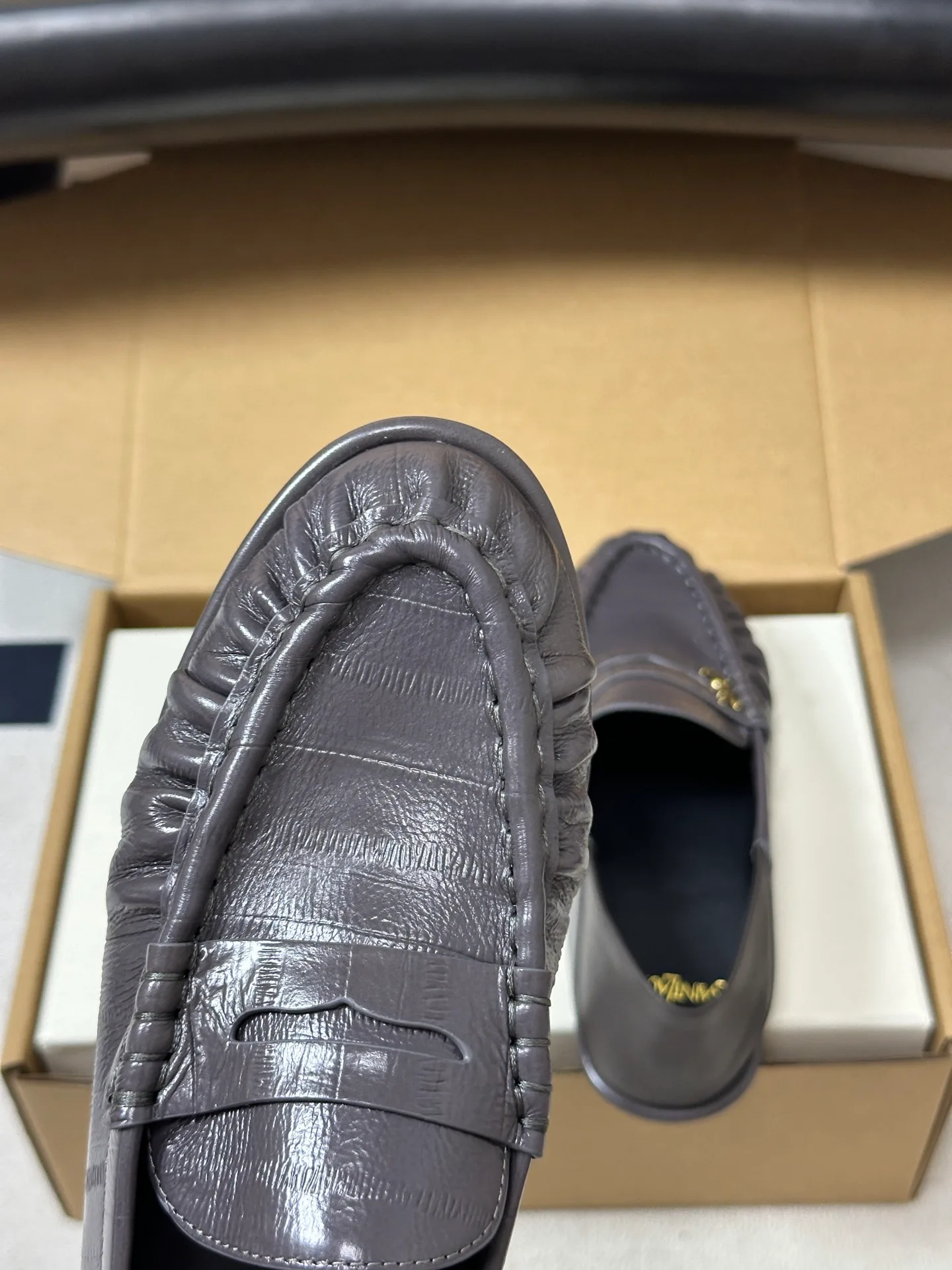 Women's Loafers And Moccasins SAINT LAURENT 18049123