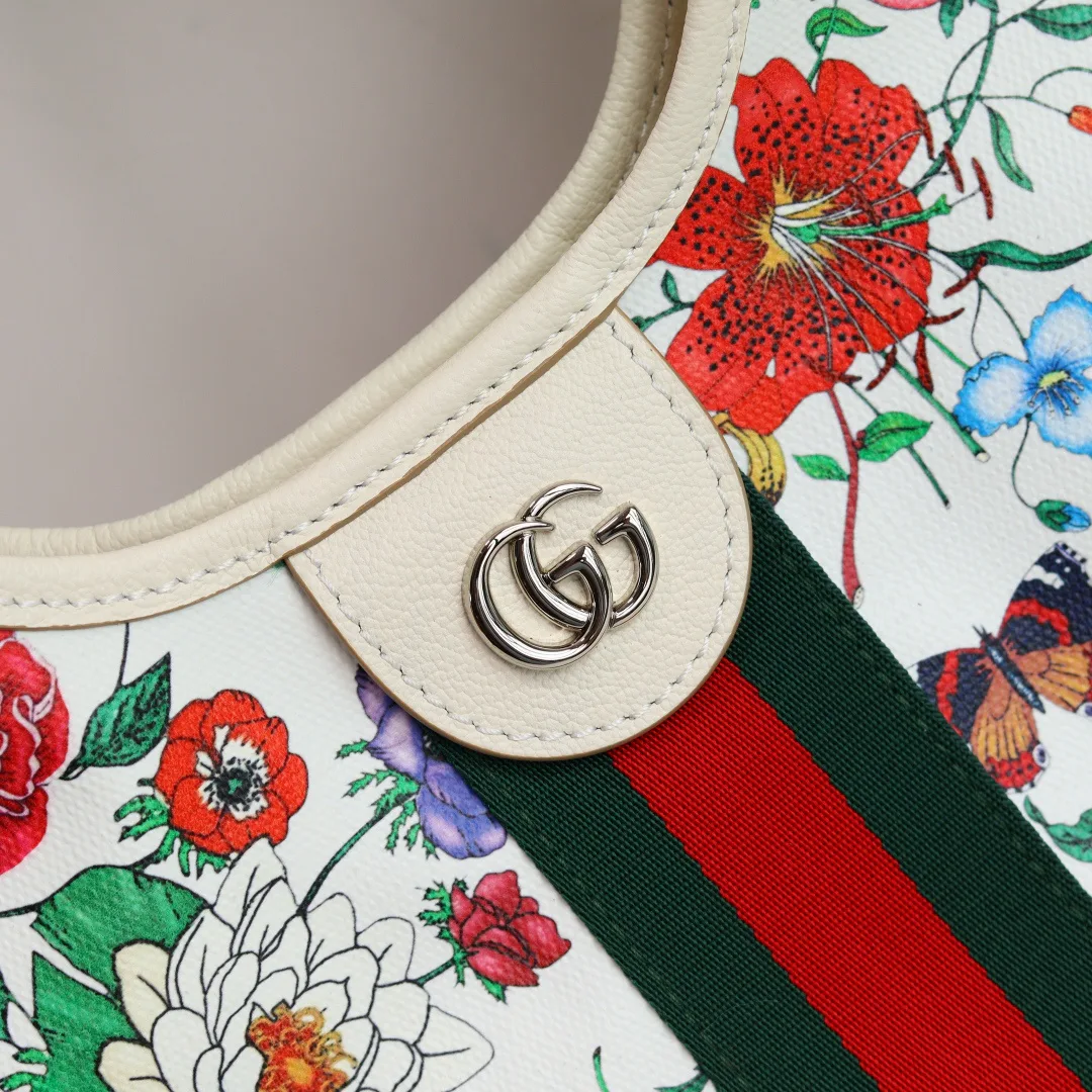 Women's Classic Handbags GUCCI 17574154