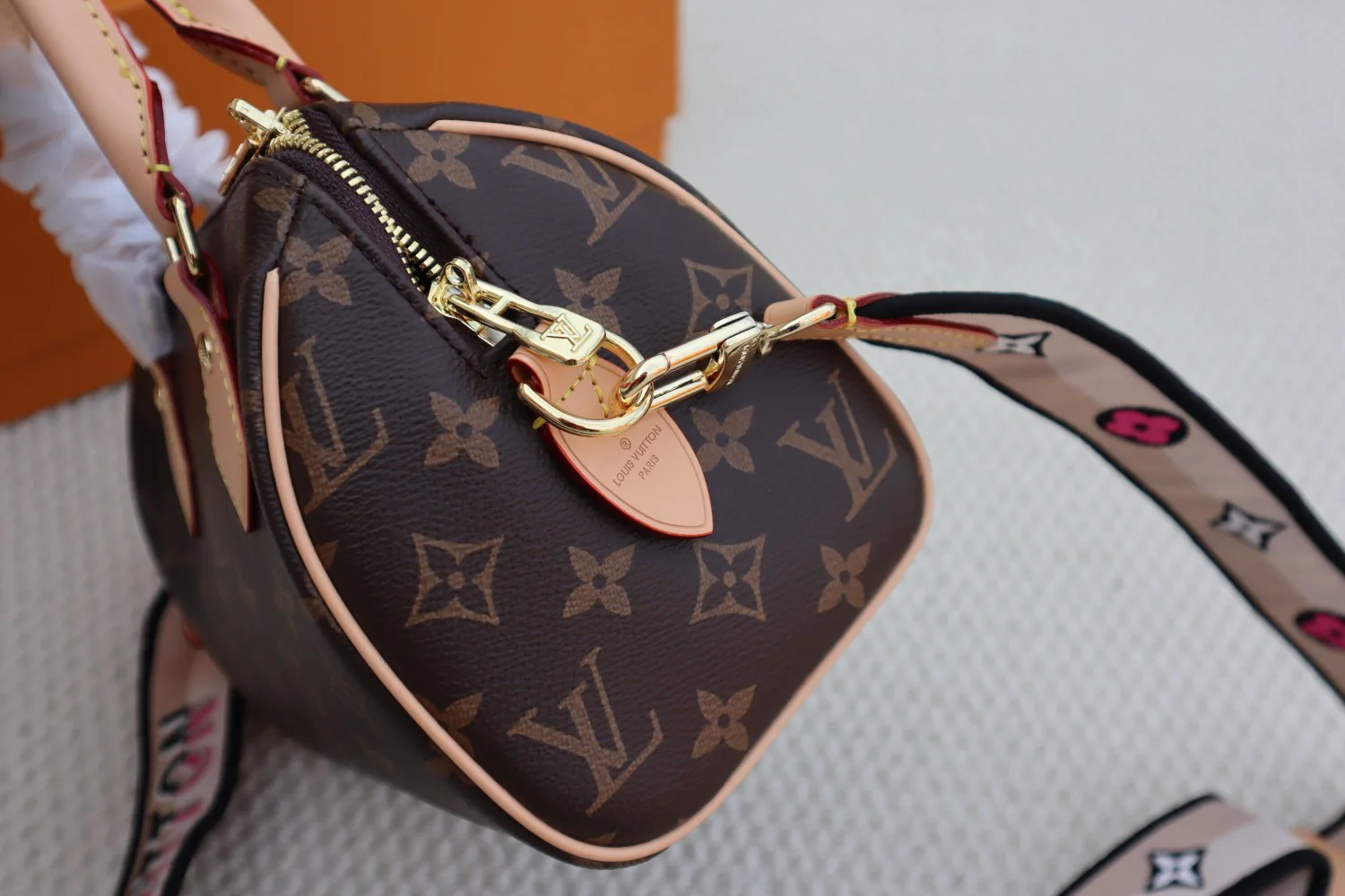 Women's Classic Handbags LOUIS VUITTON 18088970