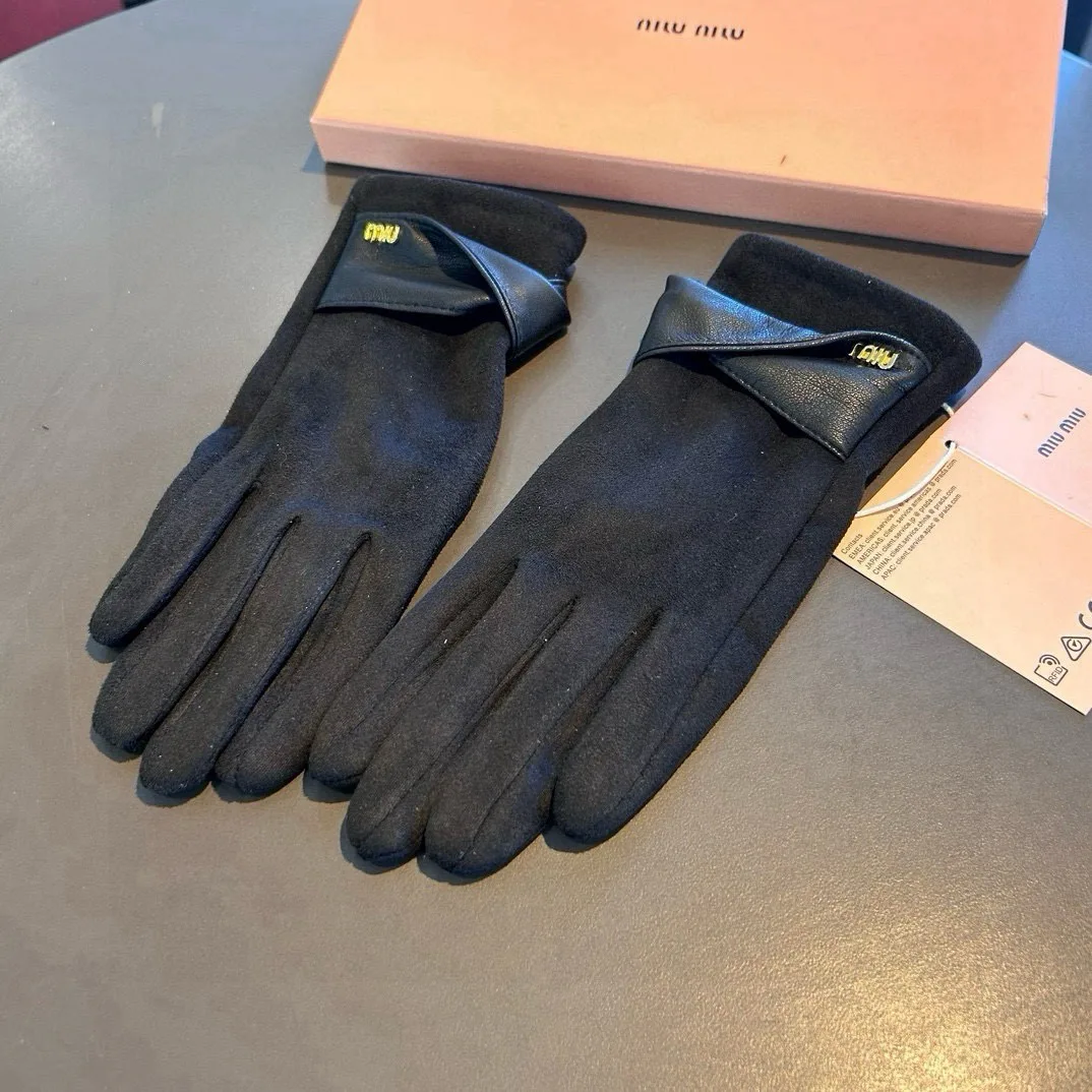 Gloves MIU MIU 17562505