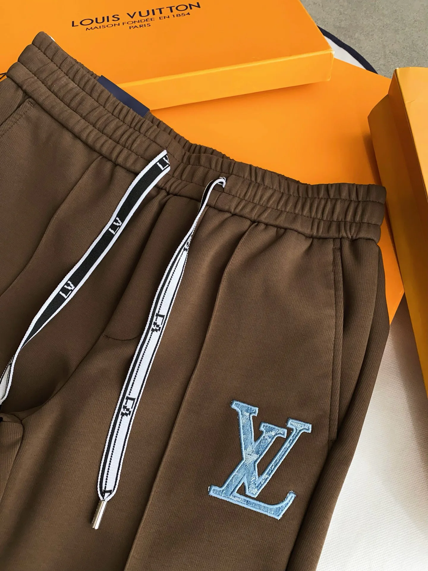 Men's Trousers LOUIS VUITTON 18314981