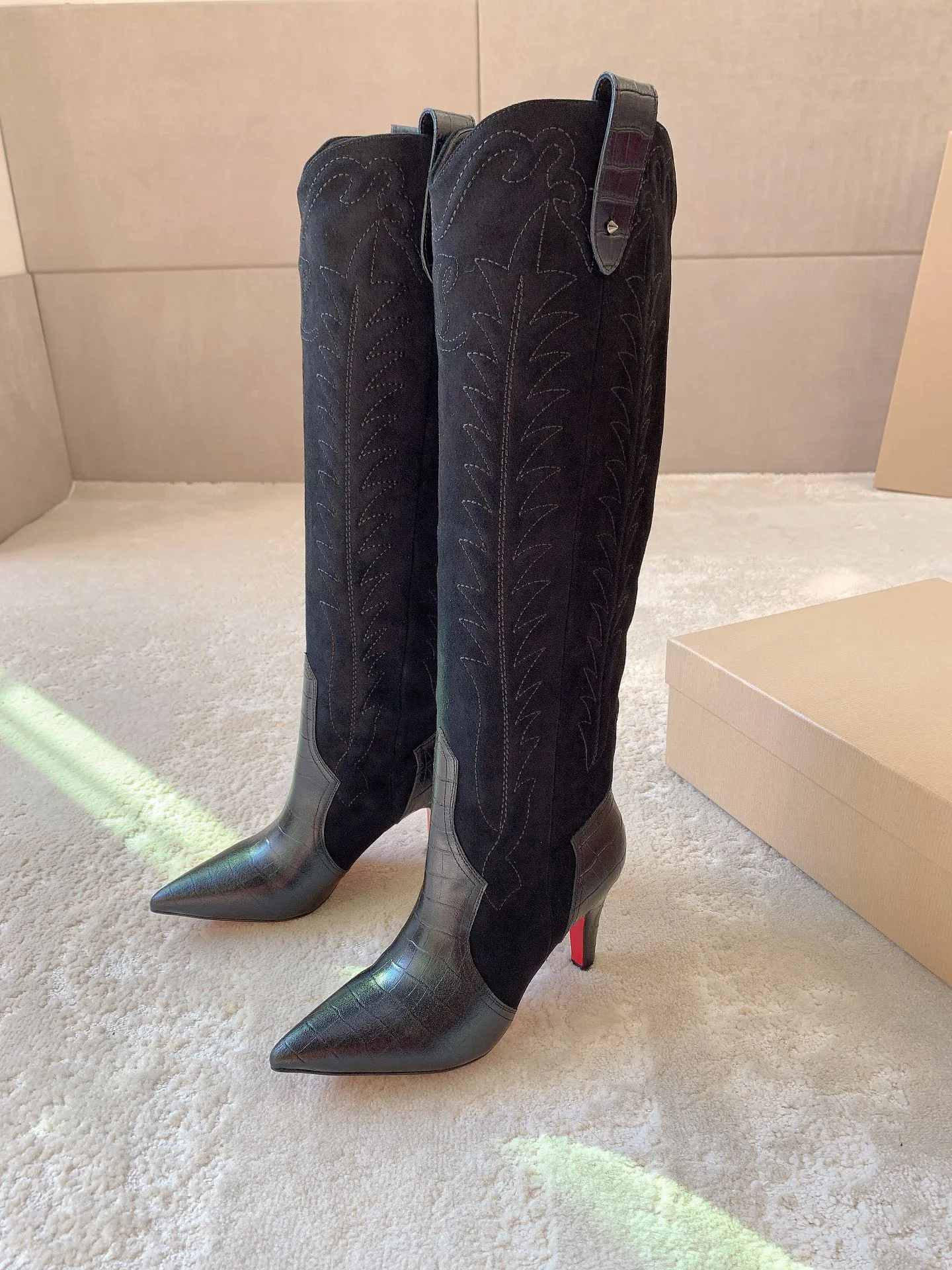 Women's Boots CHRISTIAN LOUBOUTIN 17962861