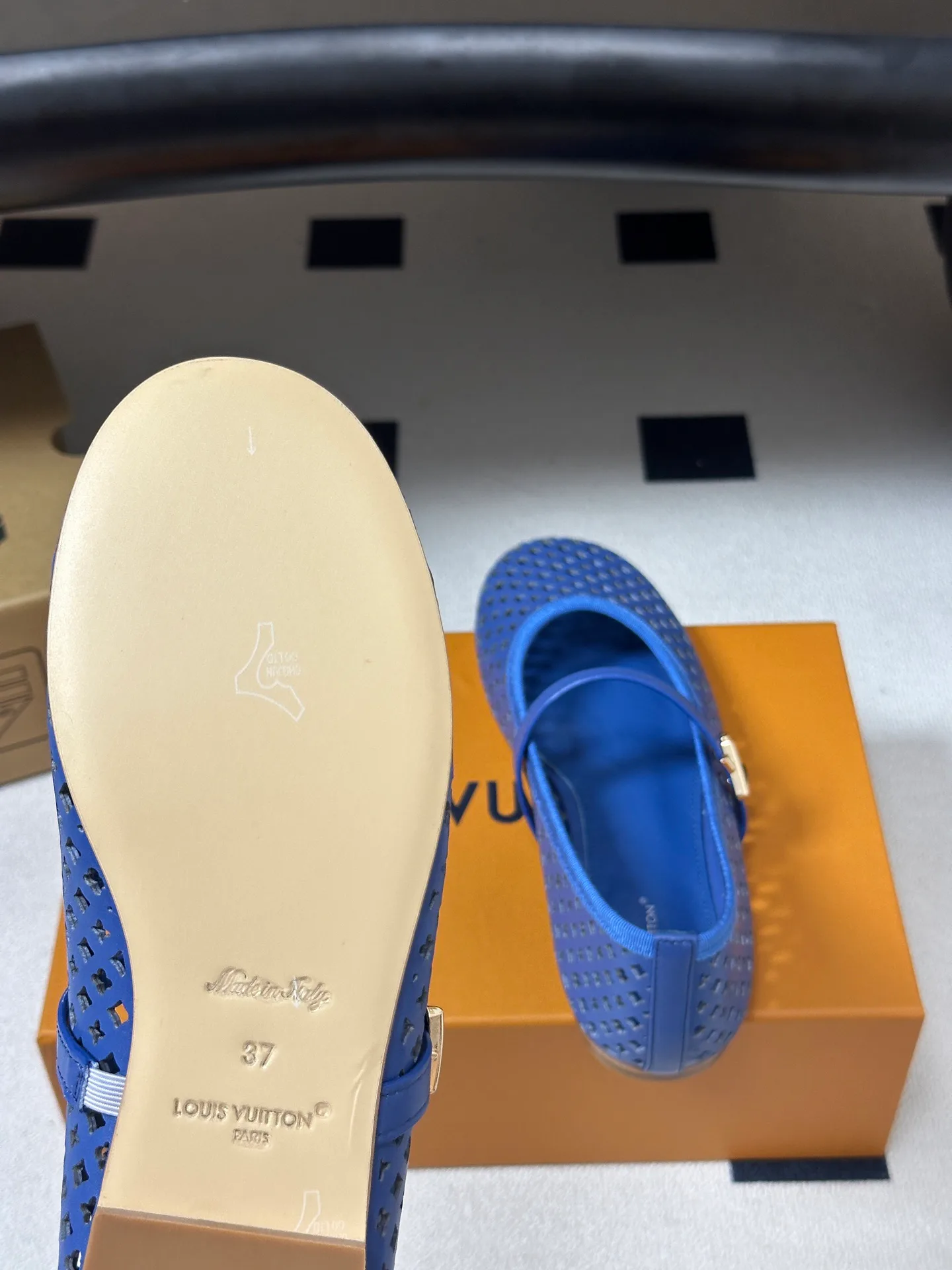 Women's Ballet Flats LOUIS VUITTON 17768176