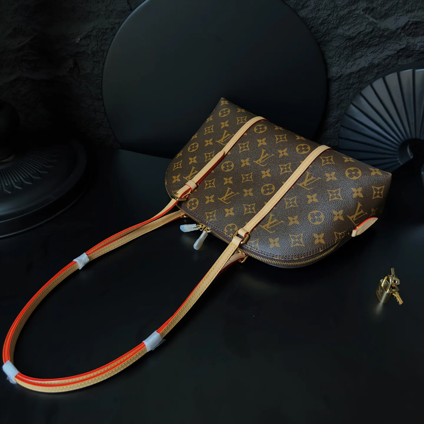 Women's Classic Handbags LOUIS VUITTON 17498635