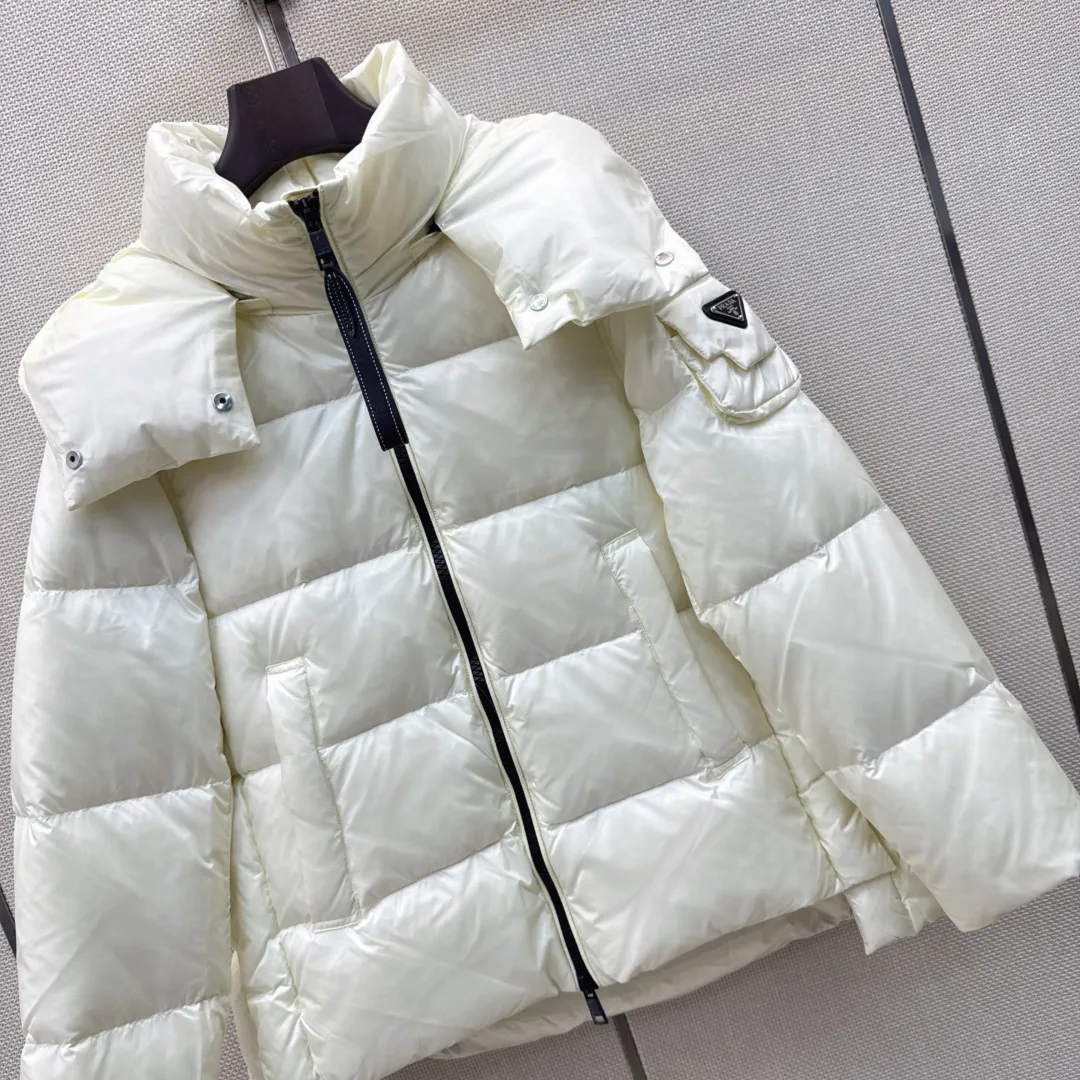 Women's Jackets And Down Jackets PRADA 18398231