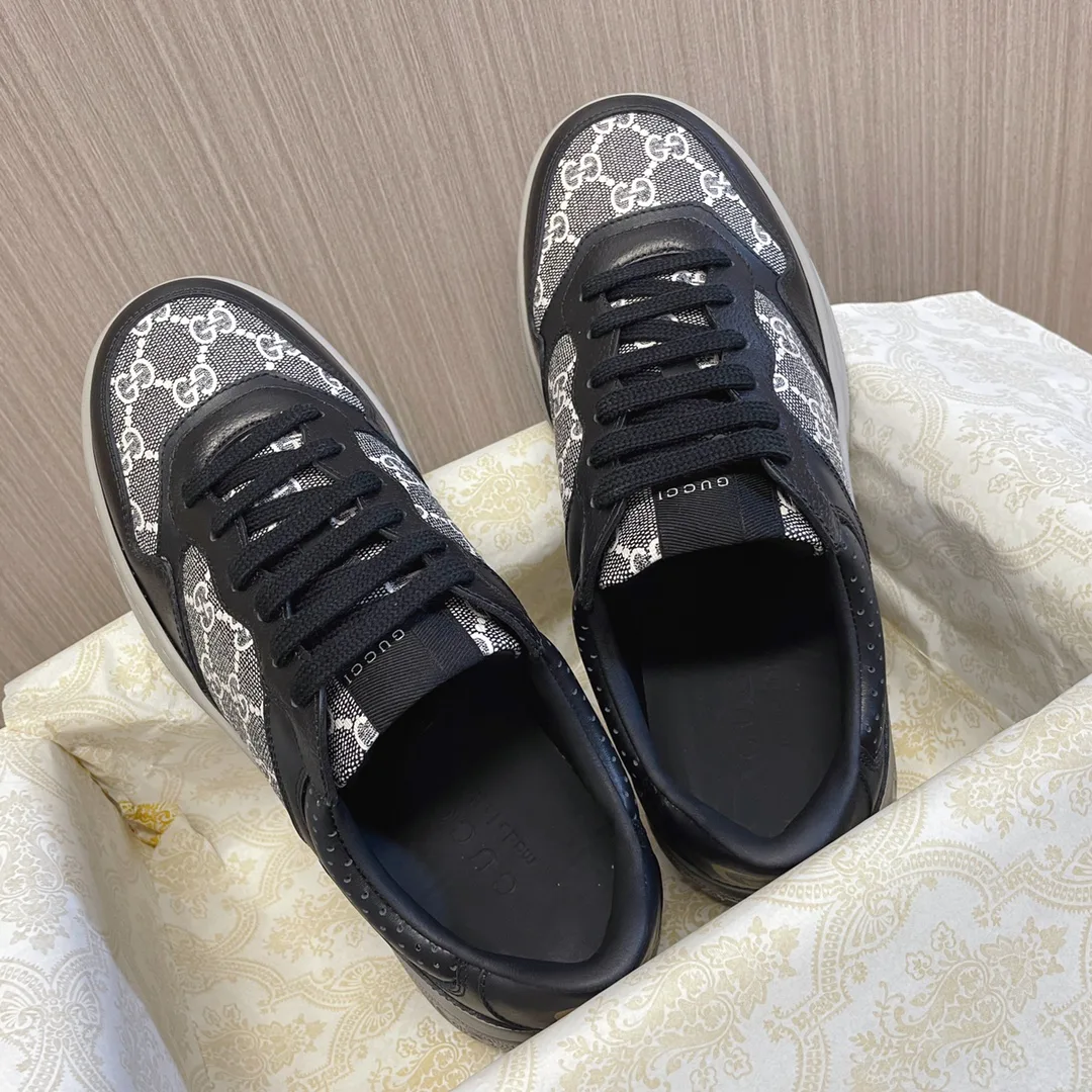 Women's Sneakers GUCCI 18011329
