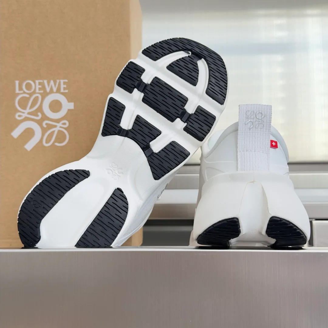 Women's Sneakers LOEWE 18339160