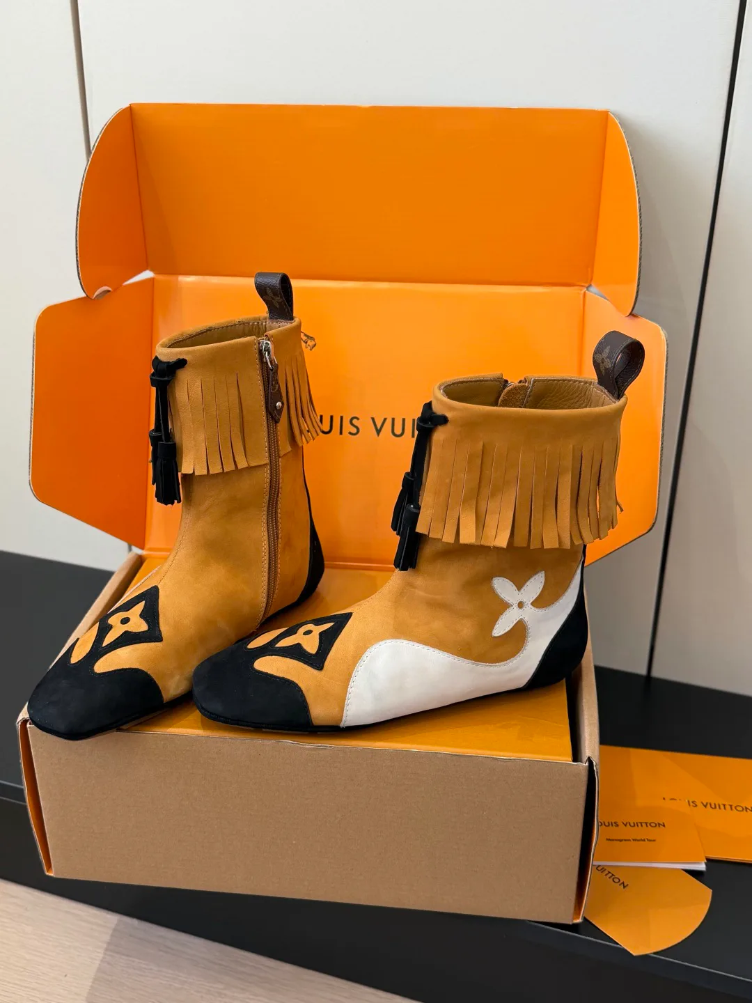 Women's Booties LOUIS VUITTON 18224192