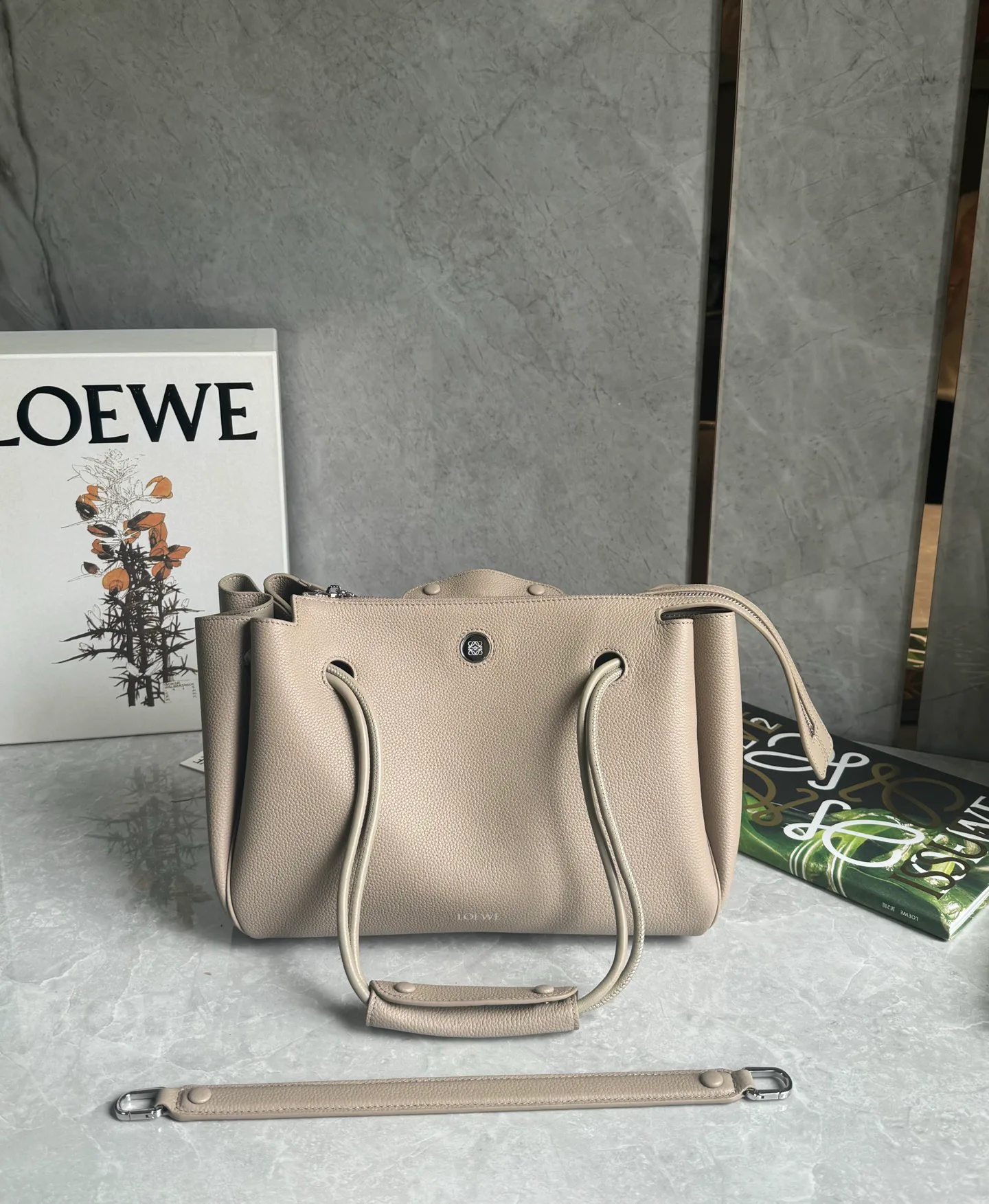Women's Classic Handbags LOEWE 17551248