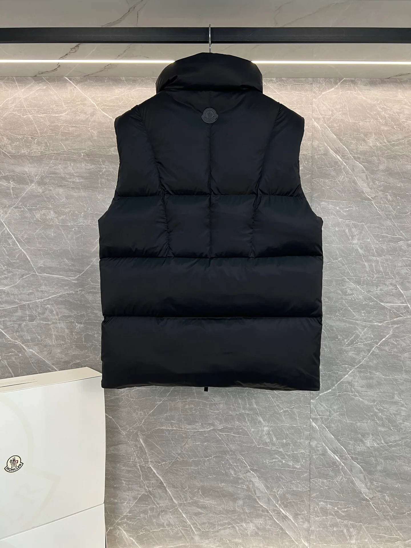 Жилеты Мужские Moncler 18599868