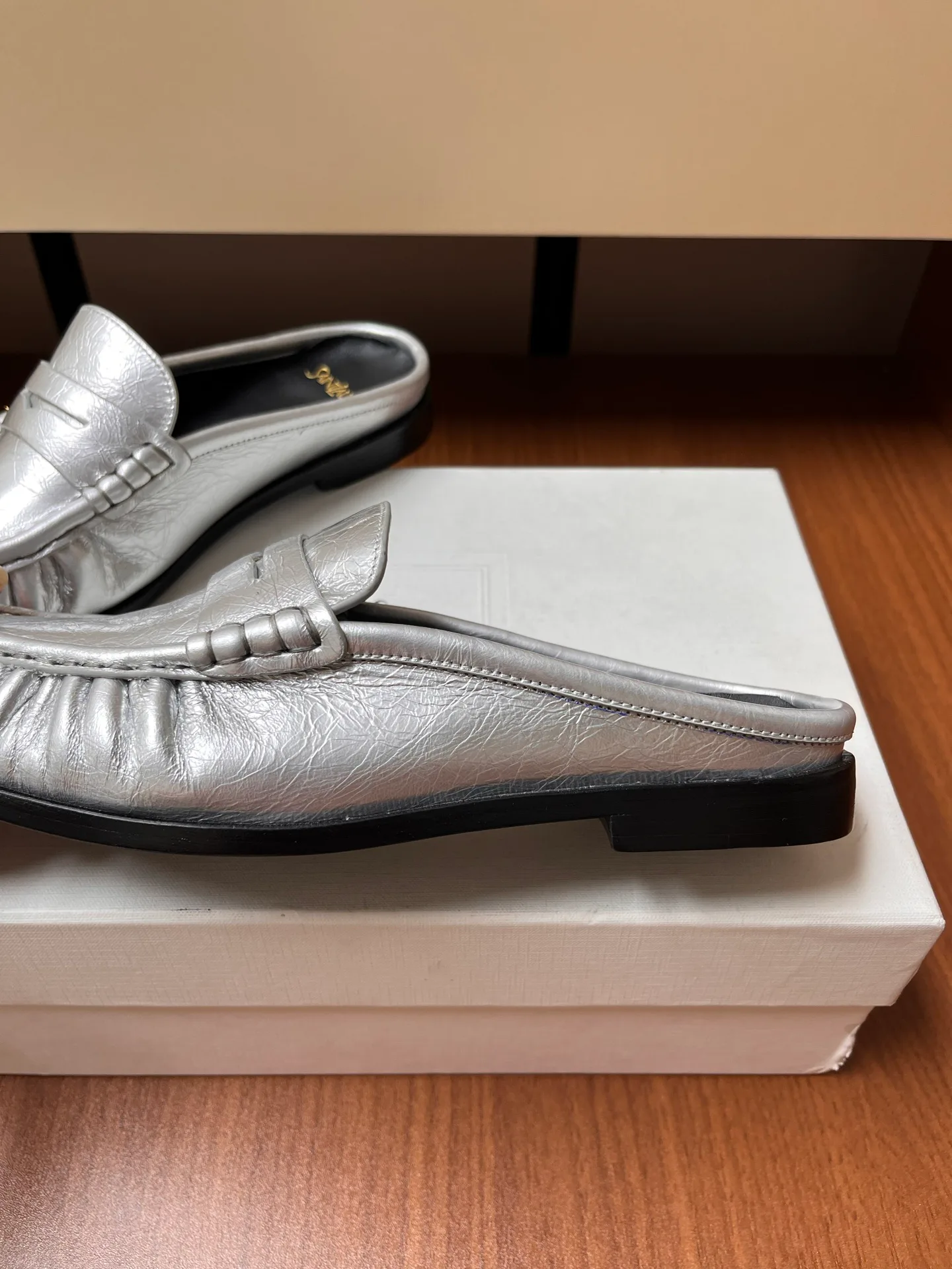 Women's Loafers And Moccasins SAINT LAURENT 18037898