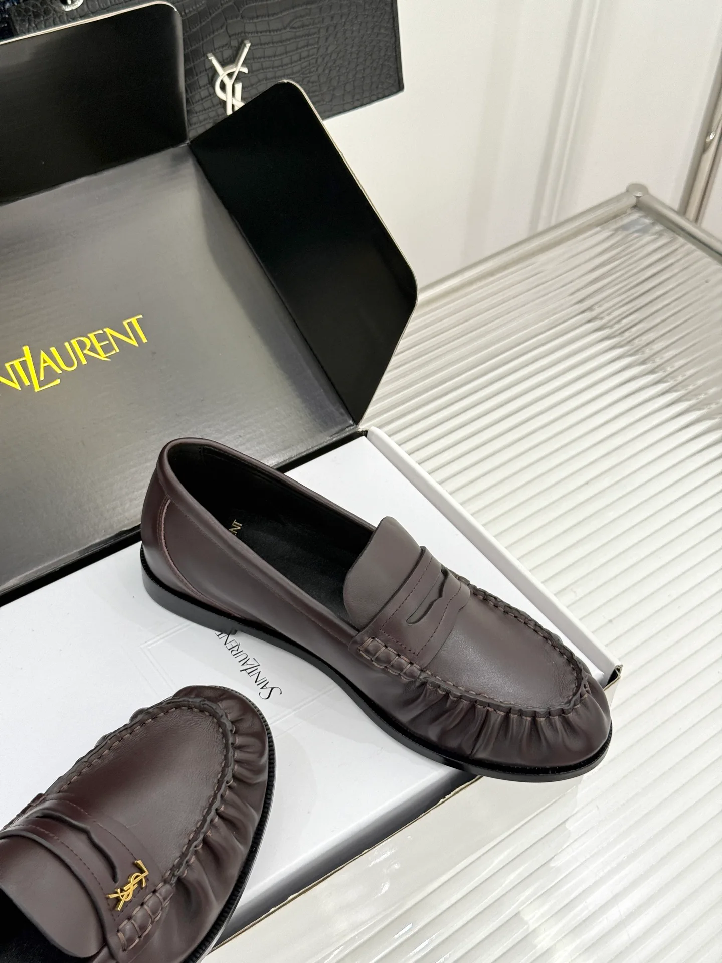 Women's Loafers And Moccasins SAINT LAURENT 17514974