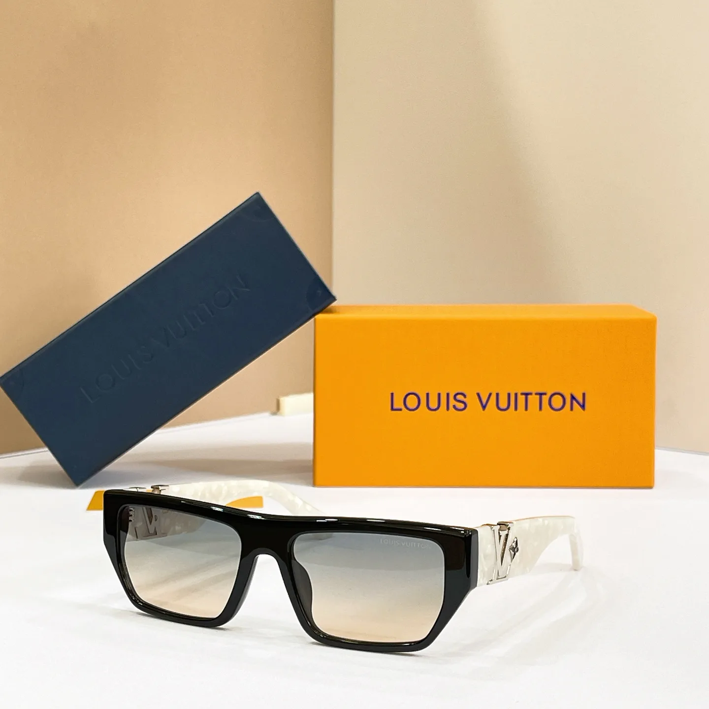 Glasses LOUIS VUITTON 17495878