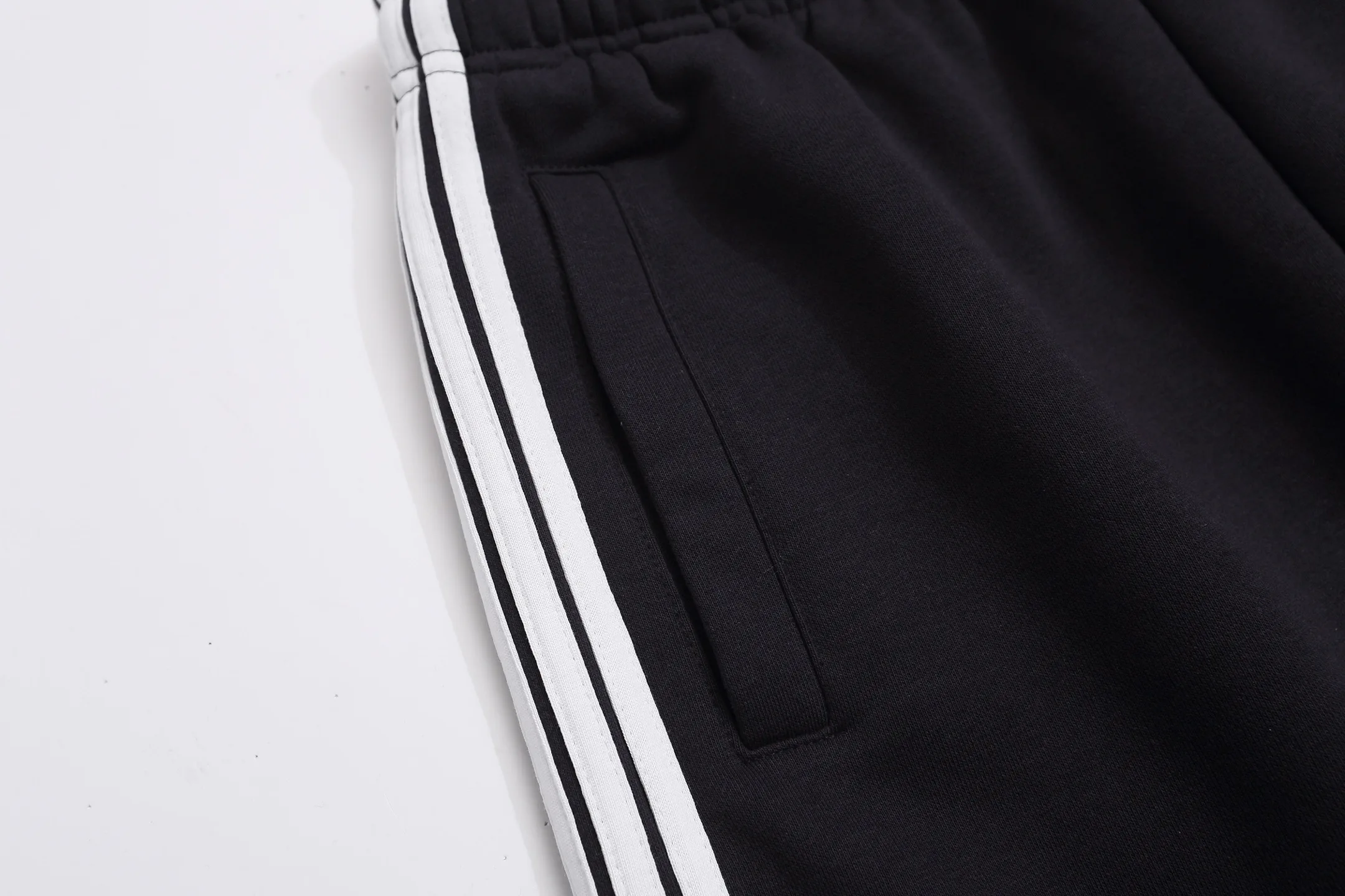 Men's Trousers BALENCIAGA 18068982