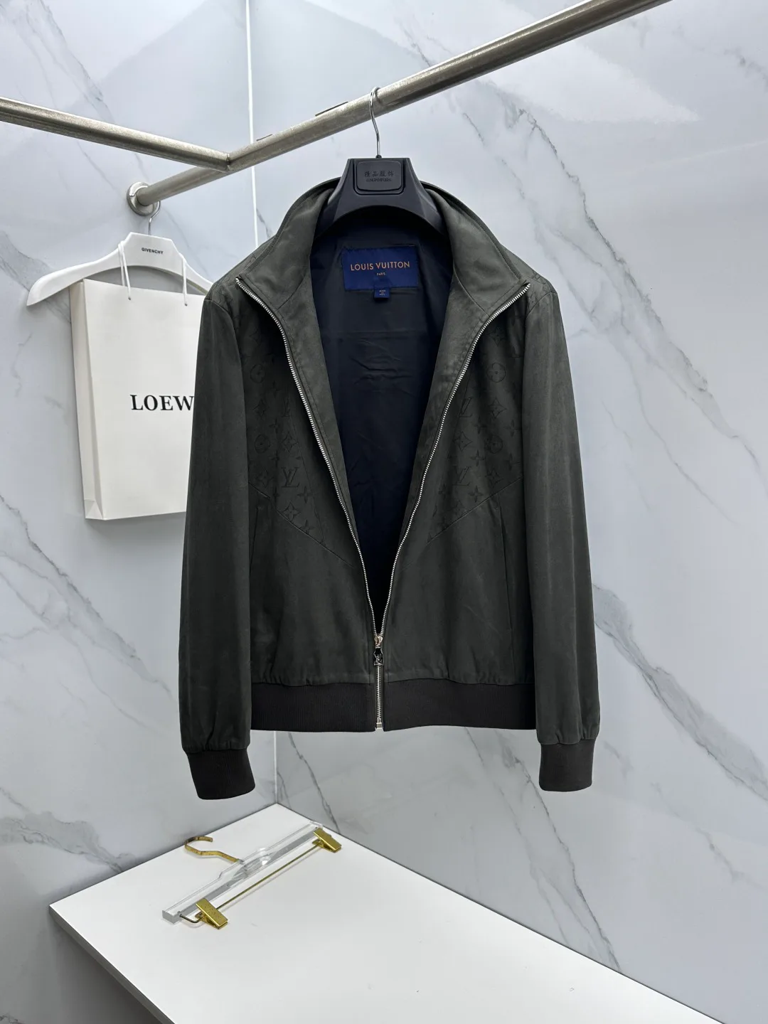 Куртки И Пуховики Мужские Louis Vuitton 18596976