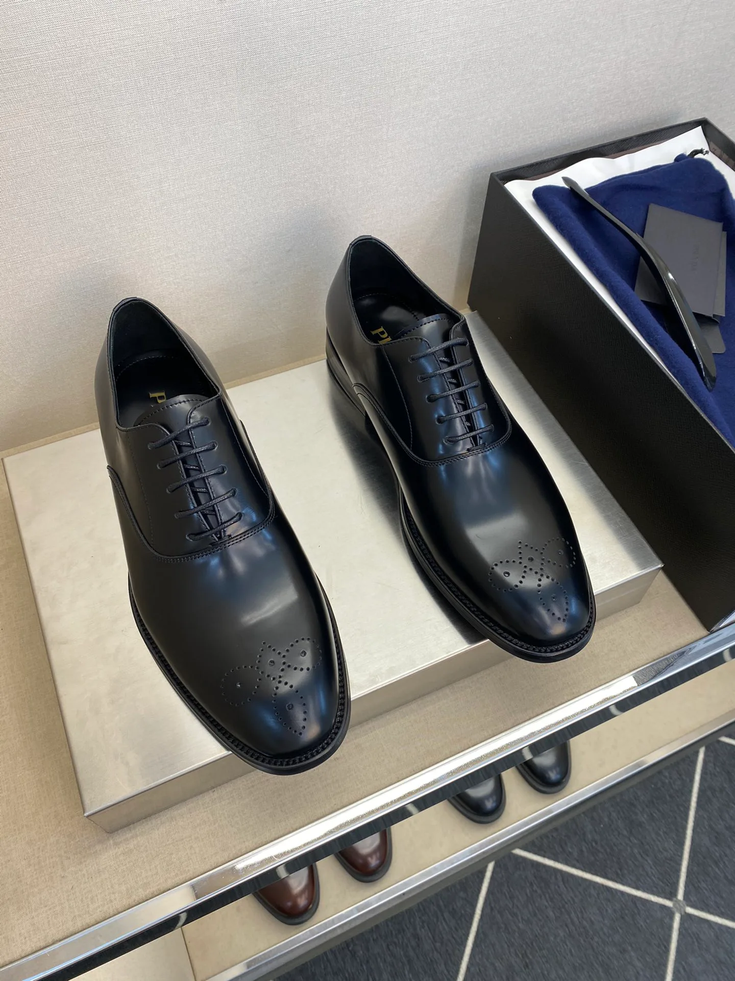 Men's Loafers And Dress Shoes PRADA 18079120