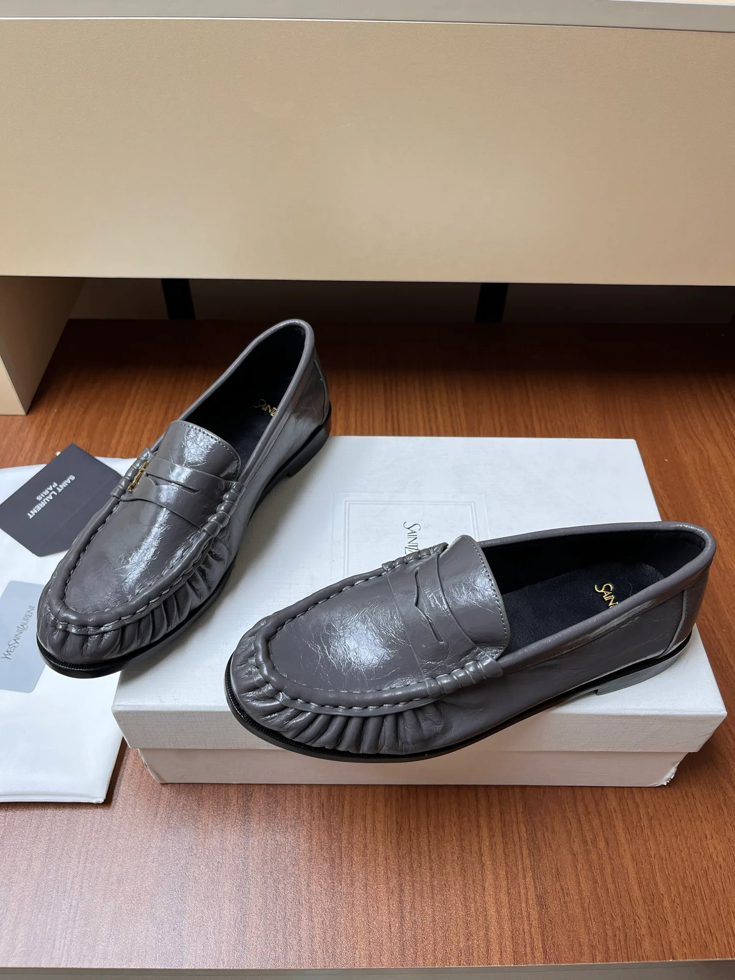 Women's Loafers And Moccasins SAINT LAURENT 18037874