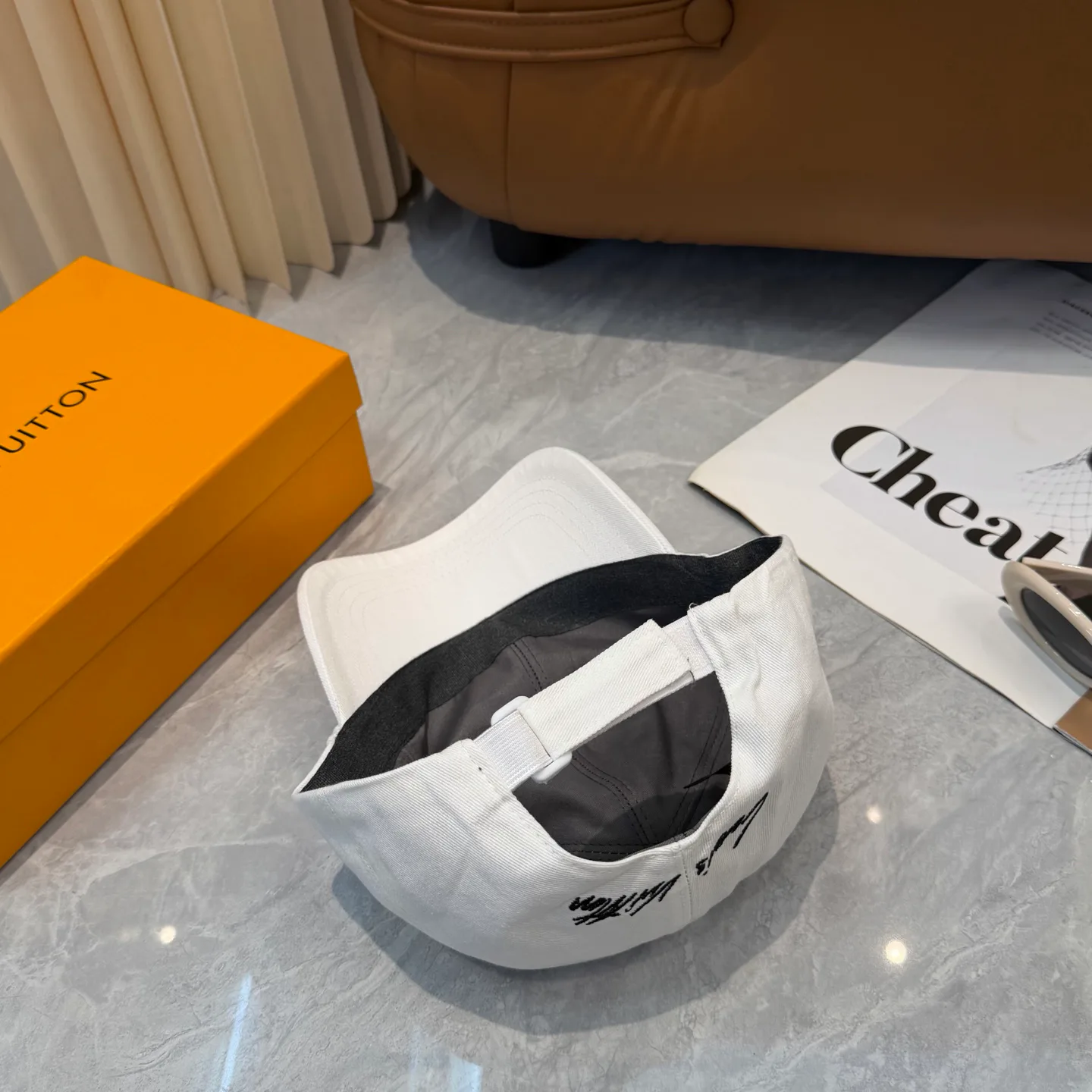 Hats LOUIS VUITTON 17411592