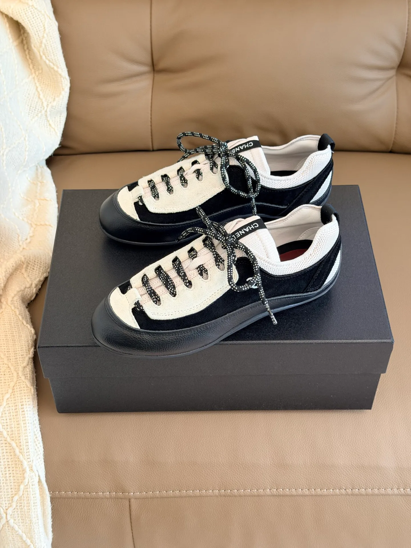 Women's Sneakers CHANEL 17510596