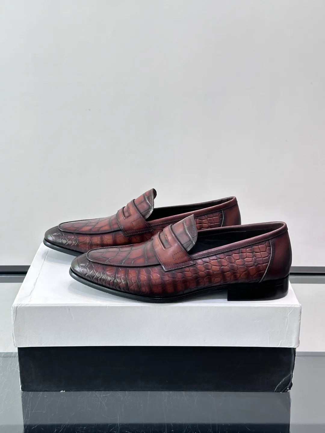 Men's Loafers And Dress Shoes BERLUTI 18055710