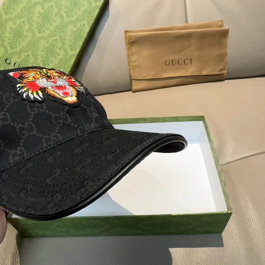 Hats GUCCI 17604812