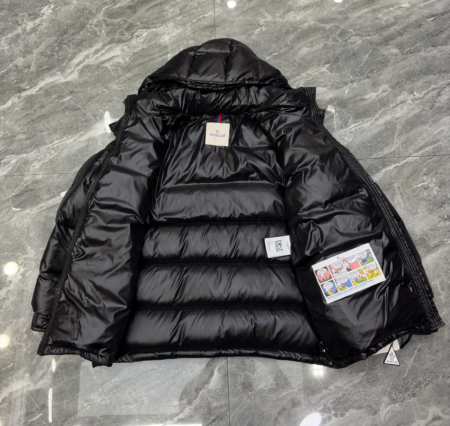 Women's Jackets And Down Jackets MONCLER 17568657