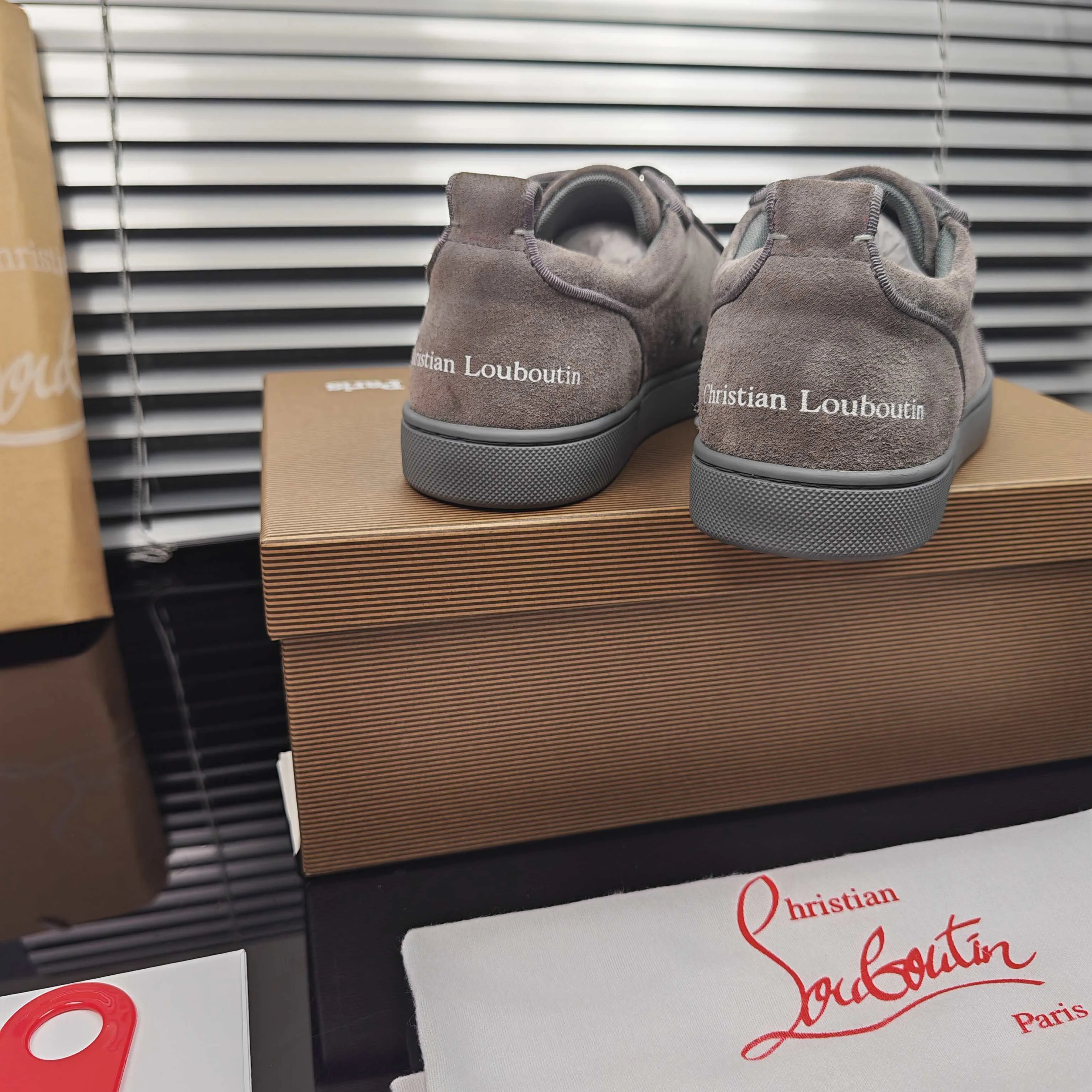 Women's Sneakers CHRISTIAN LOUBOUTIN 18039696