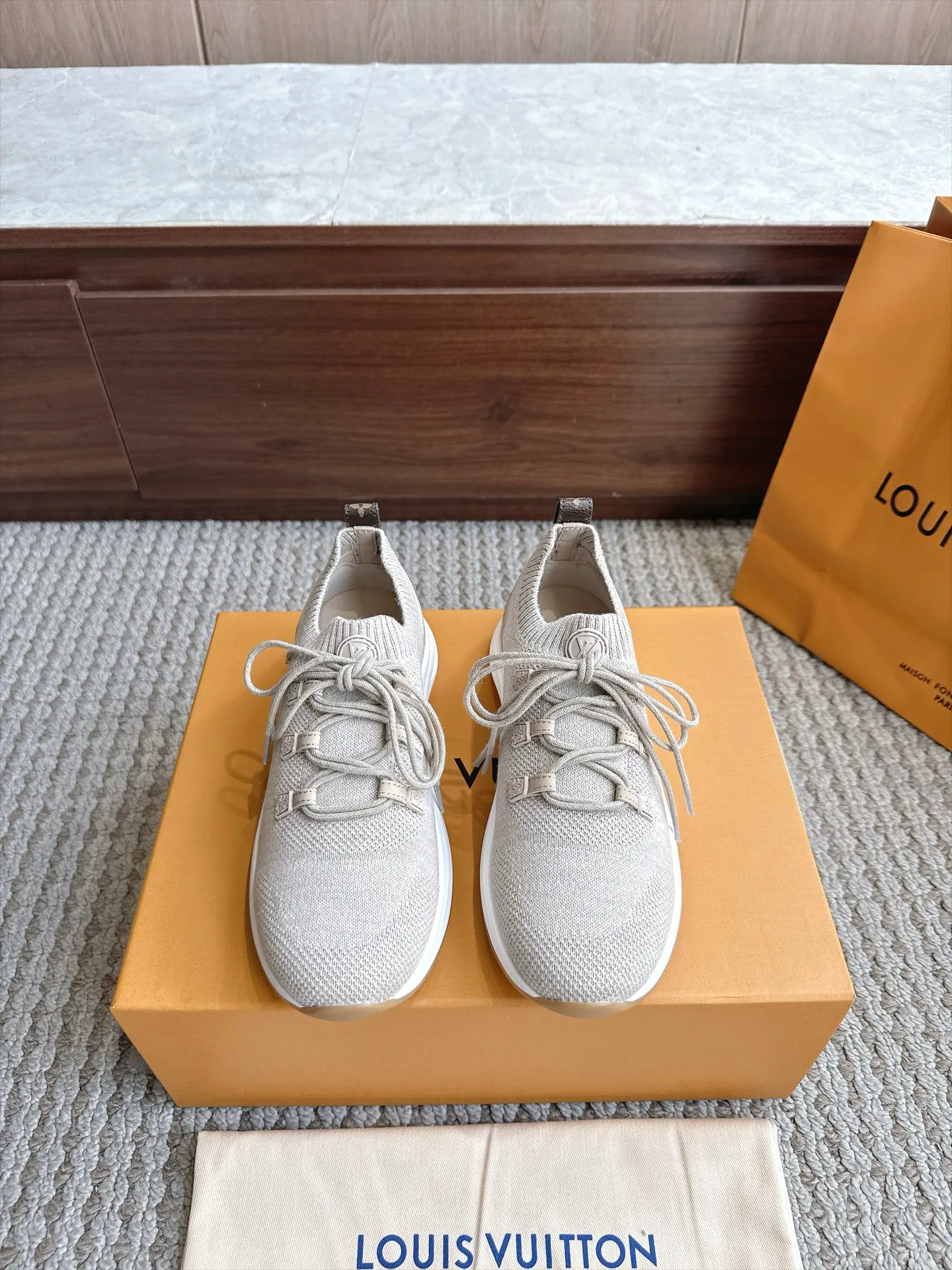 Women's Sneakers LOUIS VUITTON 18333242