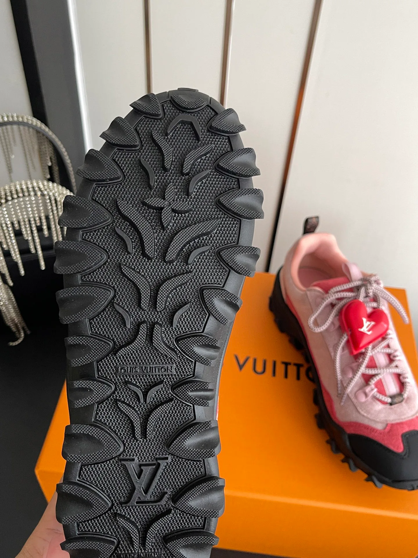 Women's Sneakers LOUIS VUITTON 17554378