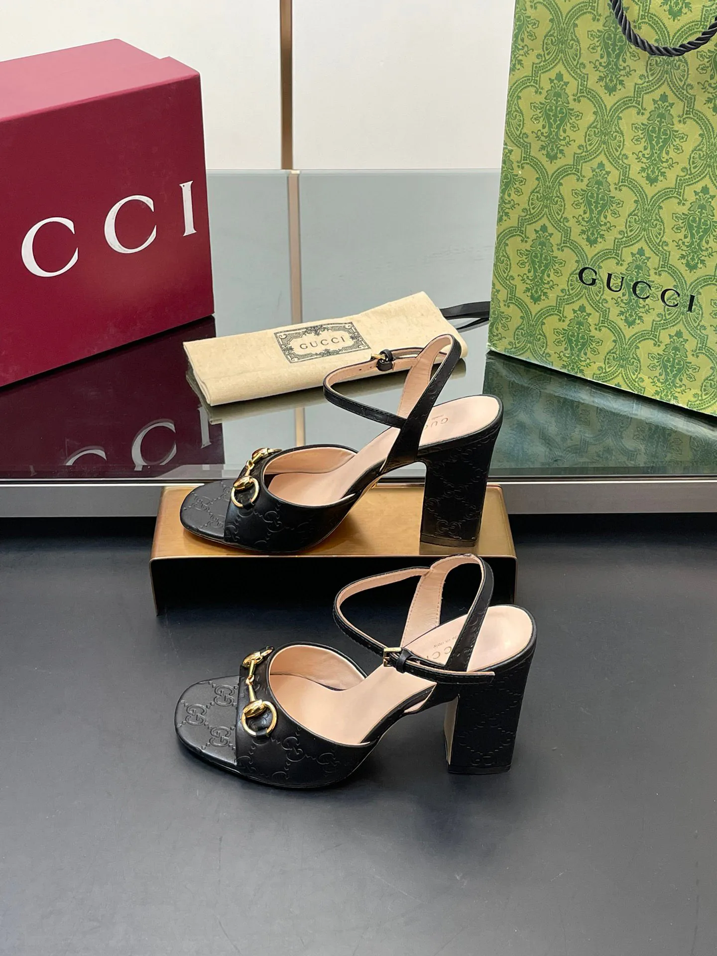 Women's Open-Toe Sandals GUCCI 17614710