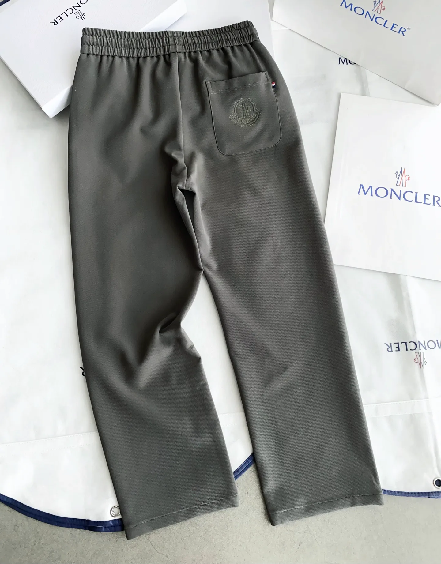 Брюки Мужские Moncler 18566308